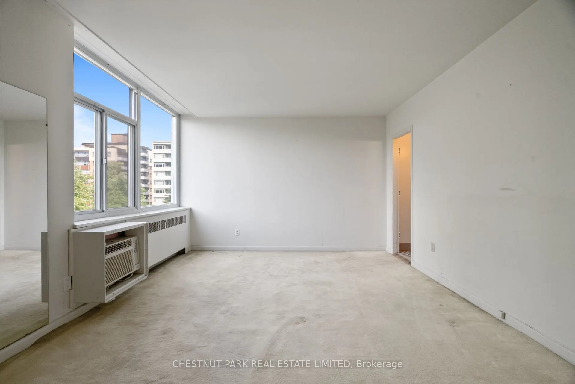 500 Avenue Road, #602