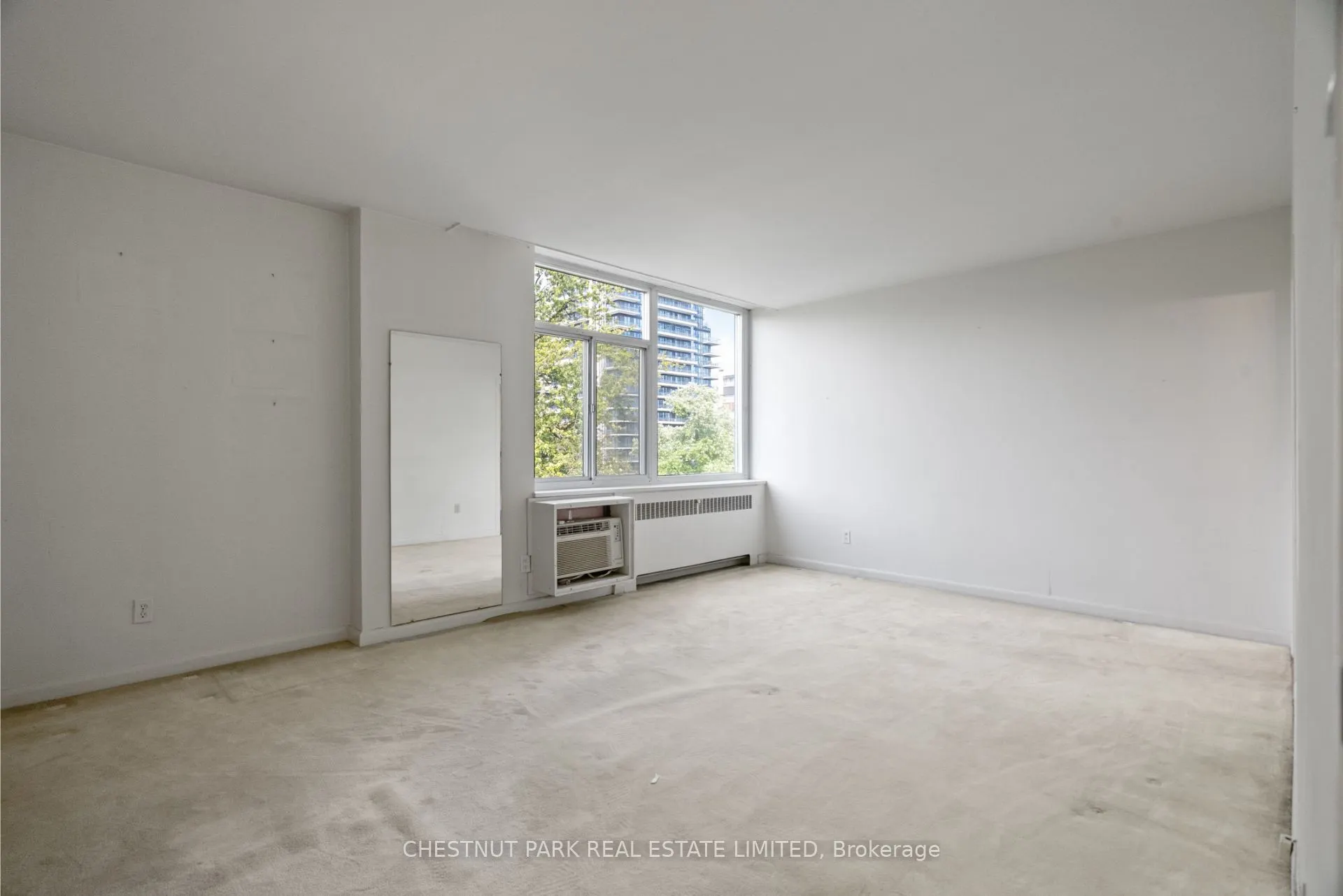 500 Avenue Road, #602