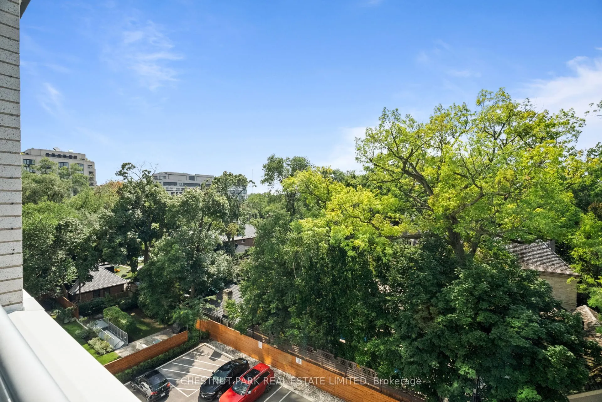 500 Avenue Road, #602