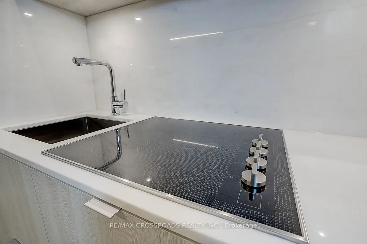 11 Yorkville Avenue, #1607
