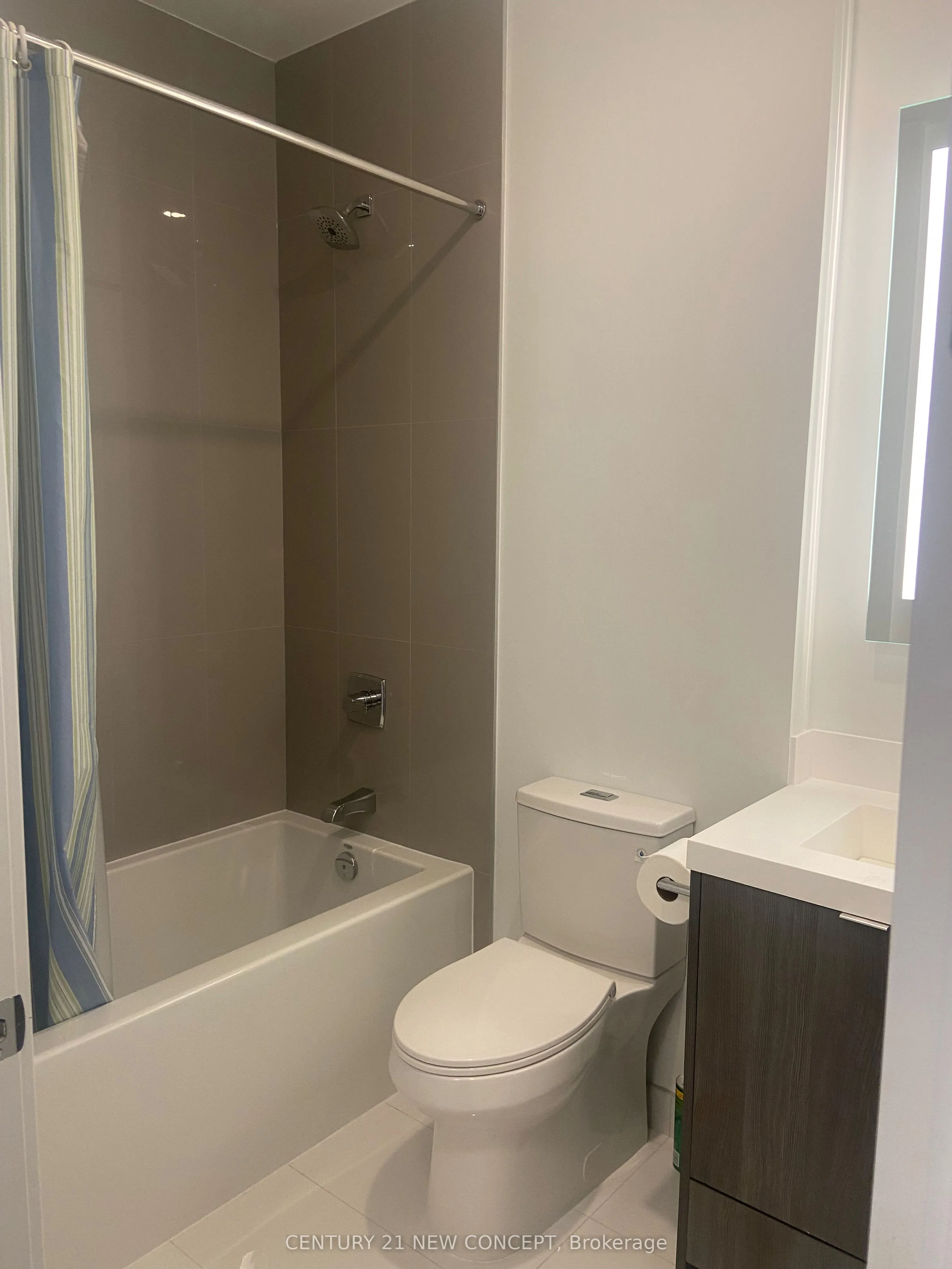 20 Inn On The Park Drive, #244