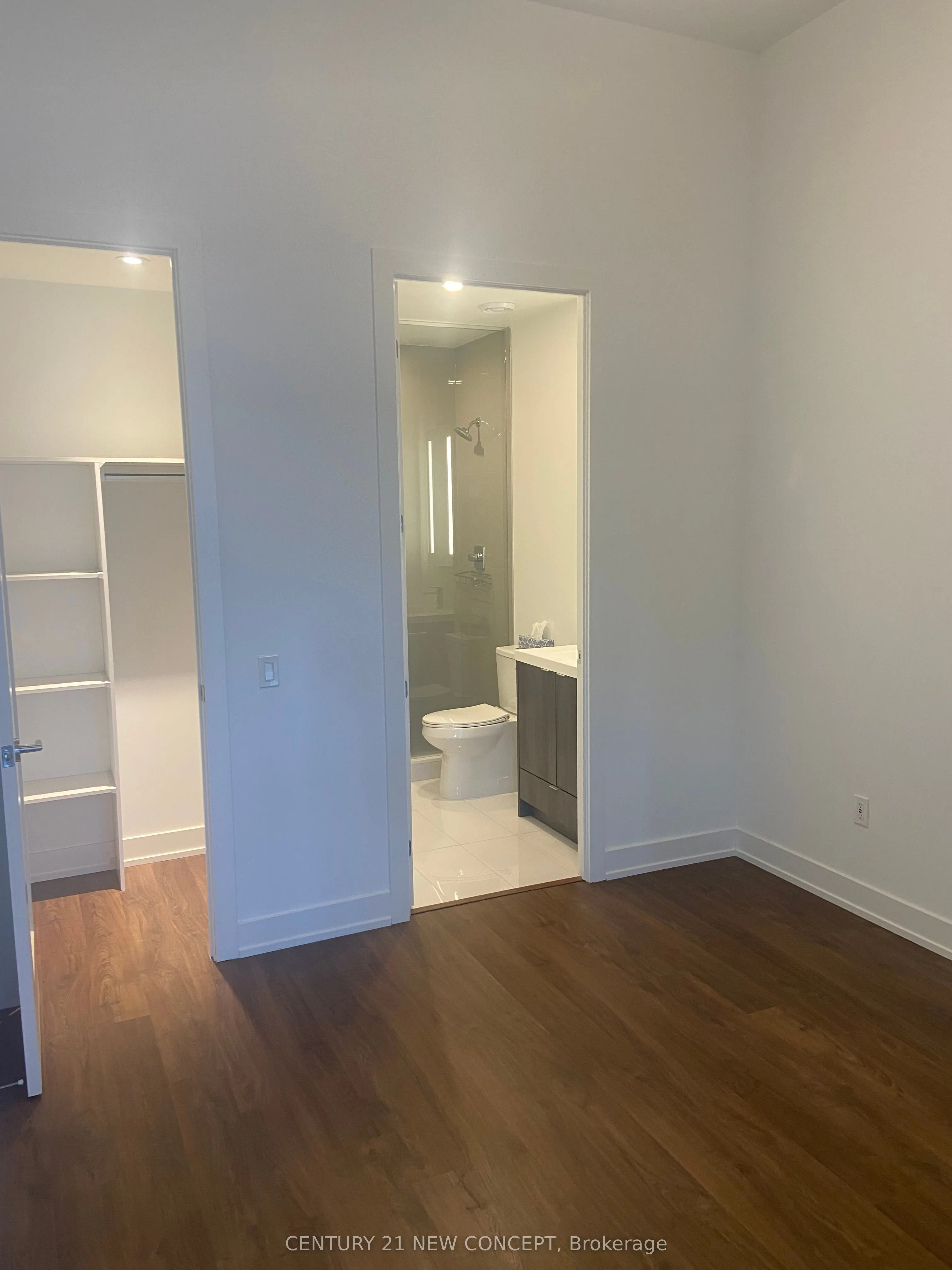 20 Inn On The Park Drive, #244