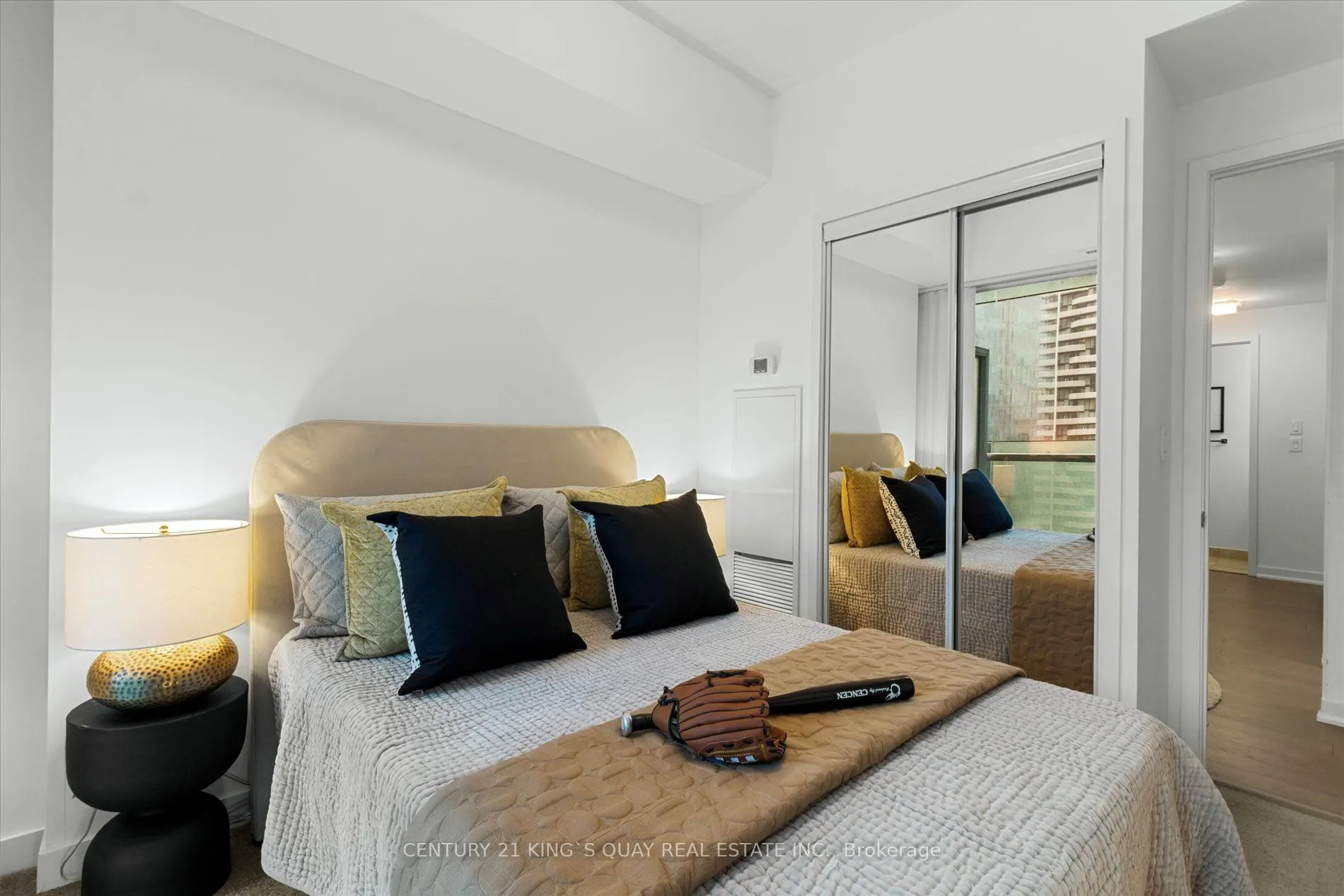 12 York Street, #2410