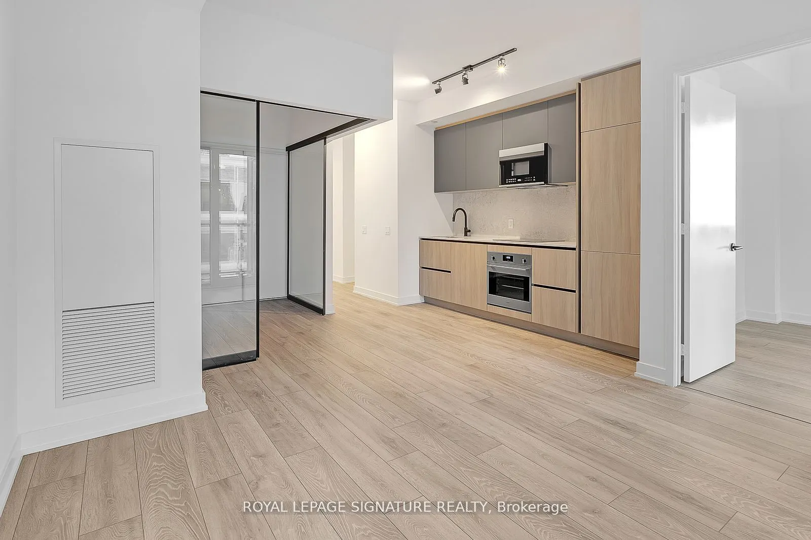 108 Peter Street #1003