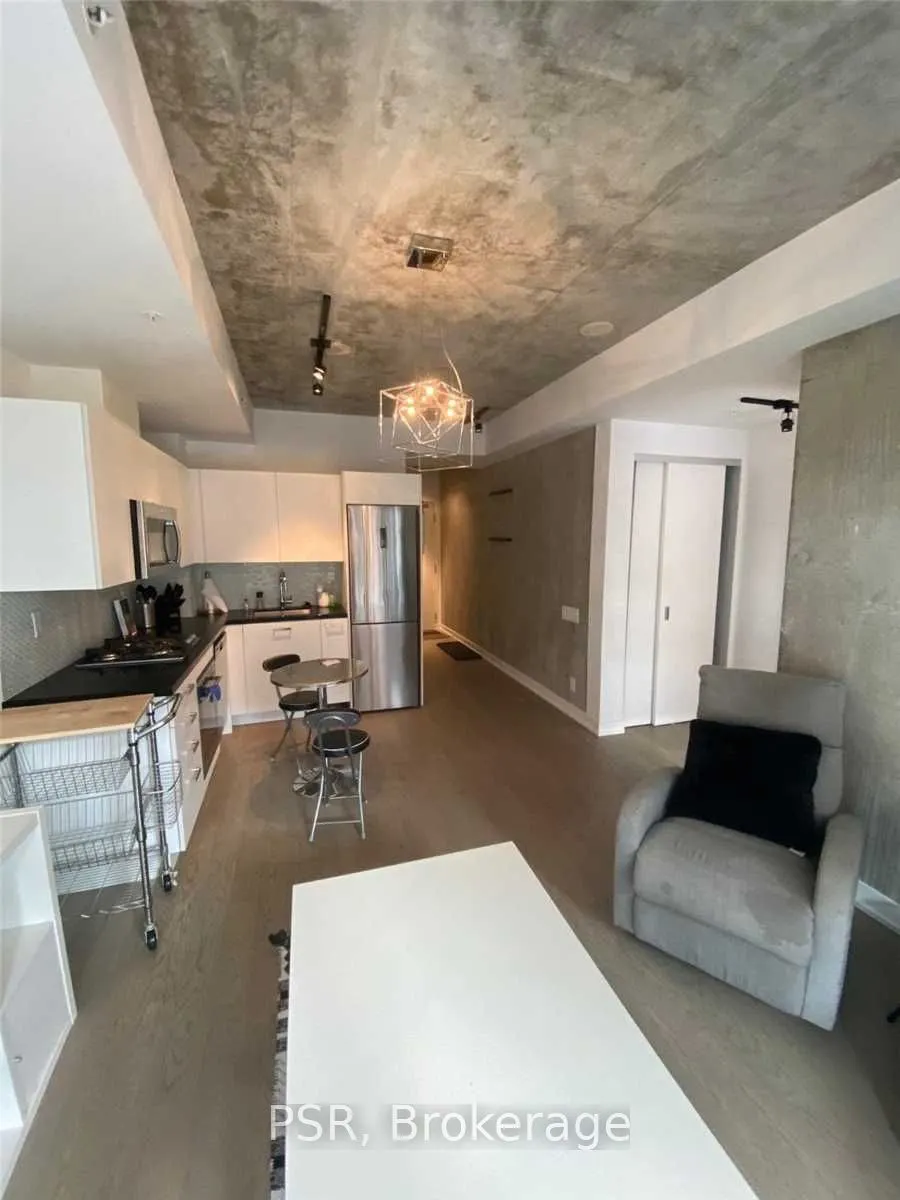 39 Brant Street, #719
