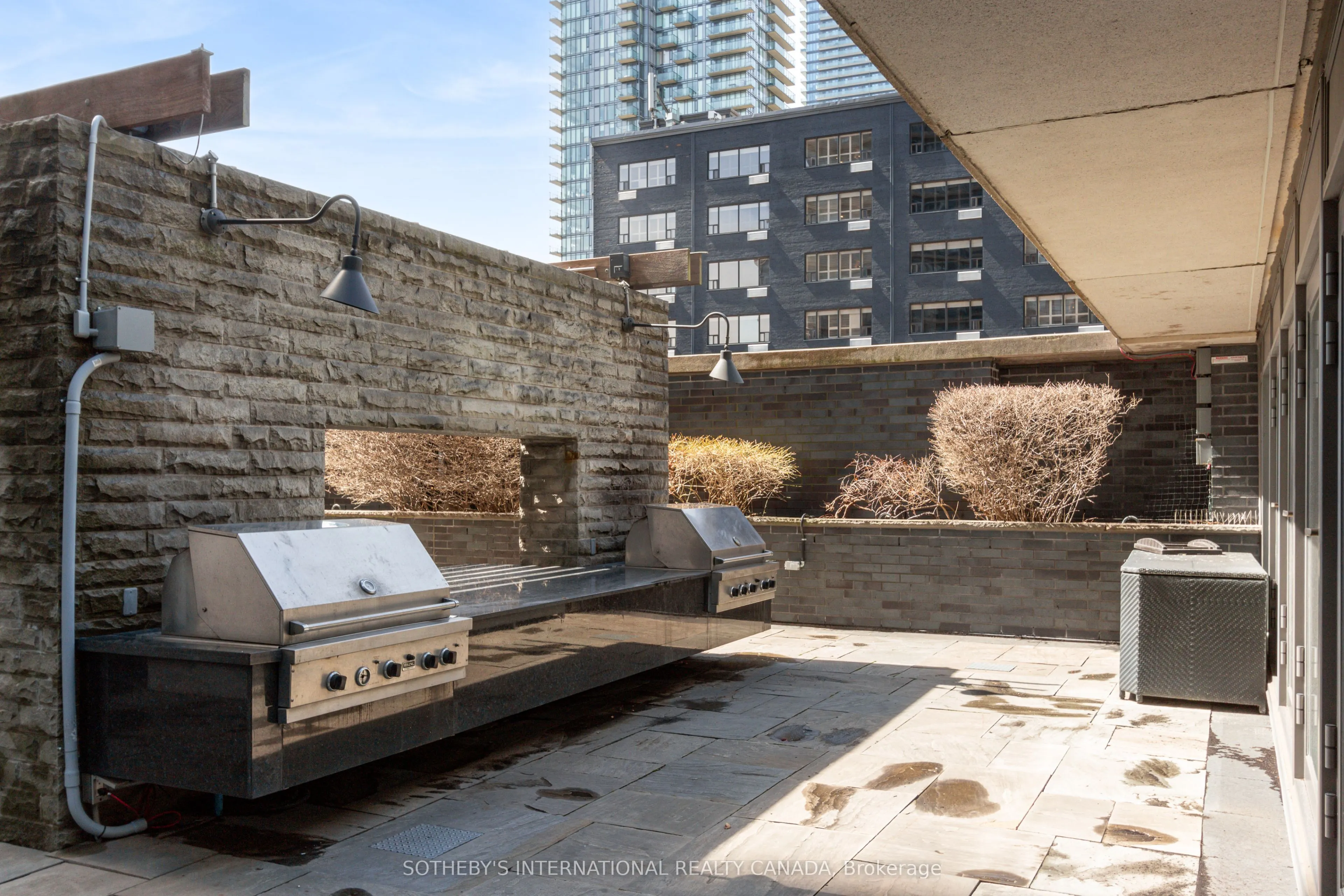 33 Charles Street E, #1605