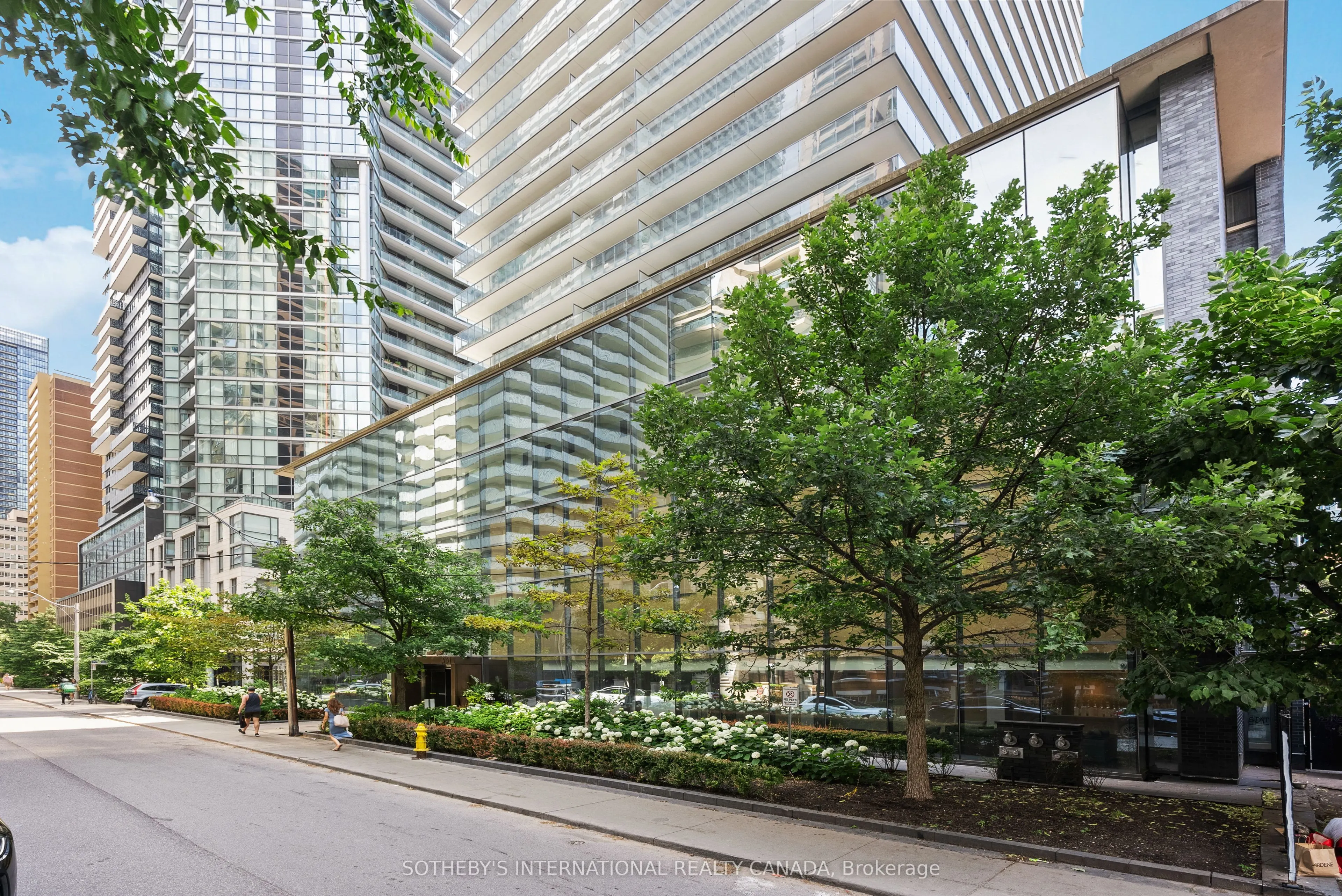 33 Charles Street E, #1605