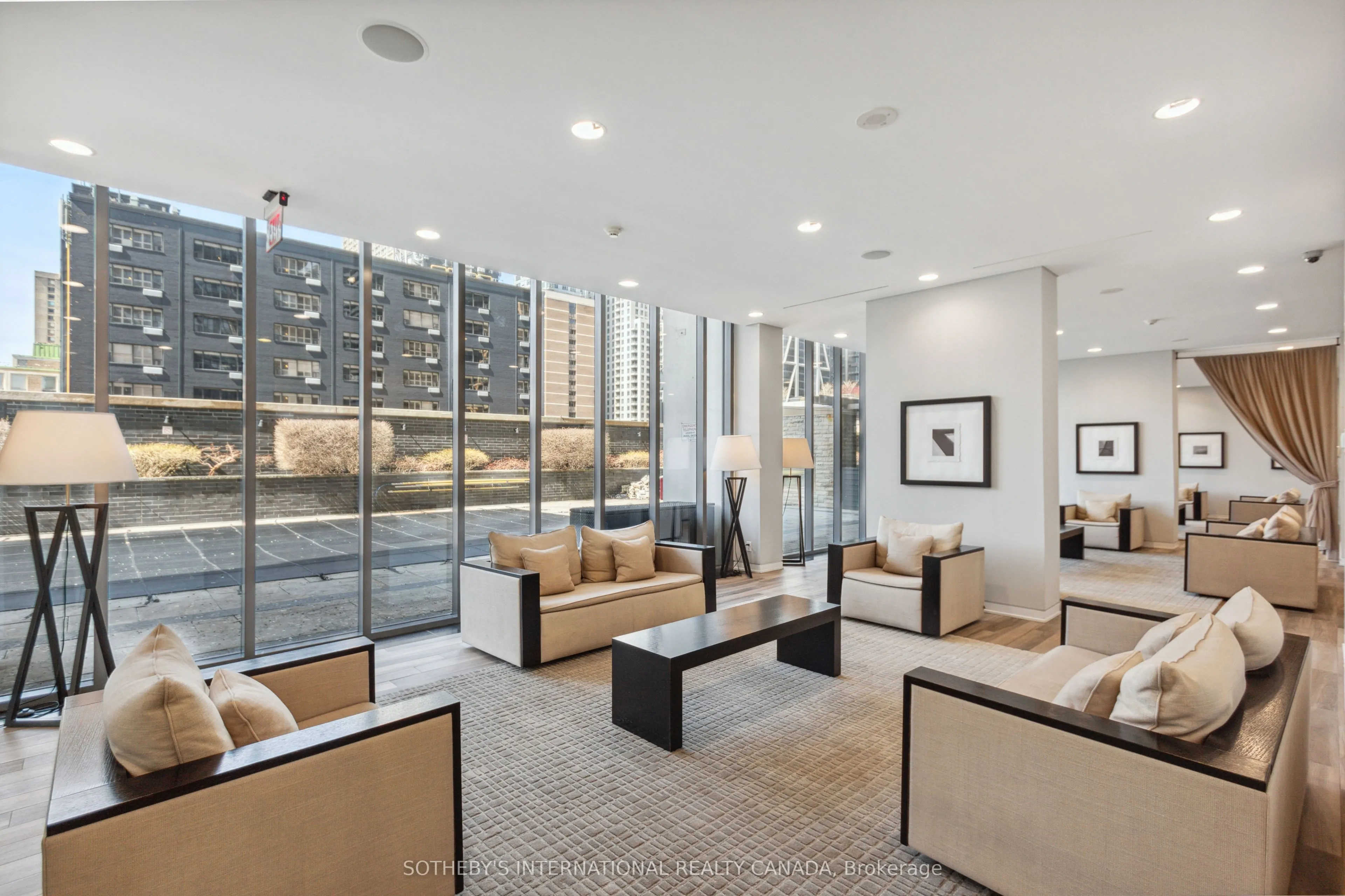 33 Charles Street E, #1605