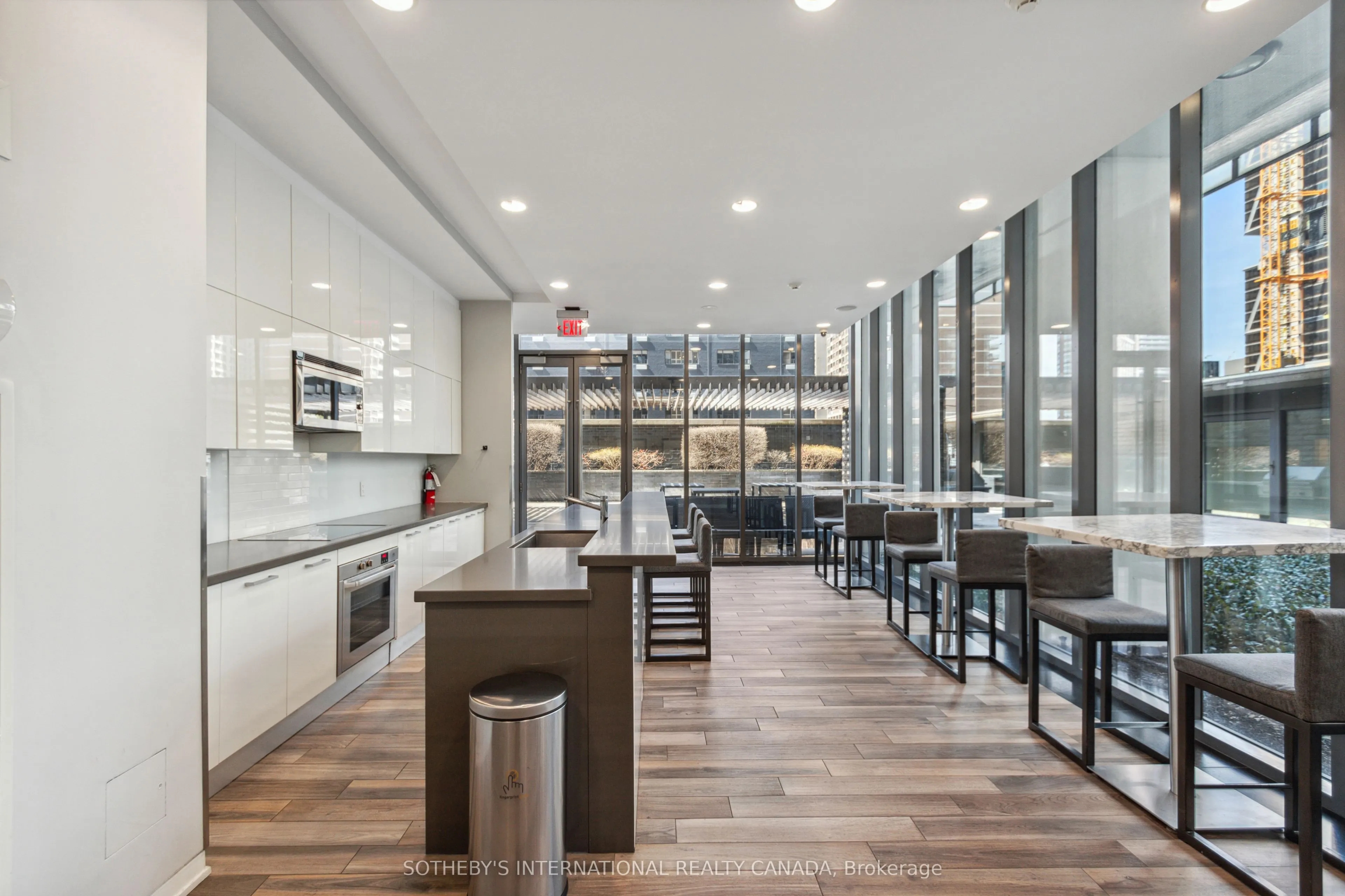 33 Charles Street E, #1605