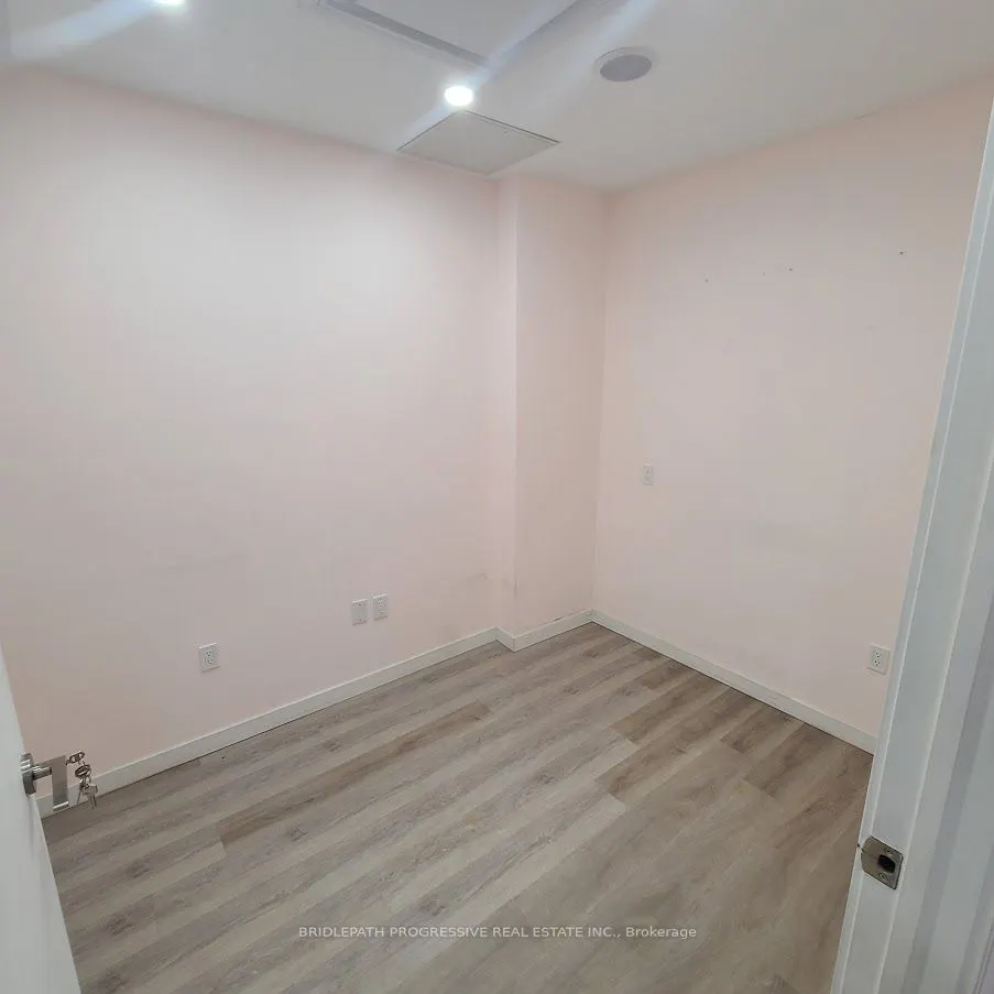 650 Sheppard Avenue E, #6