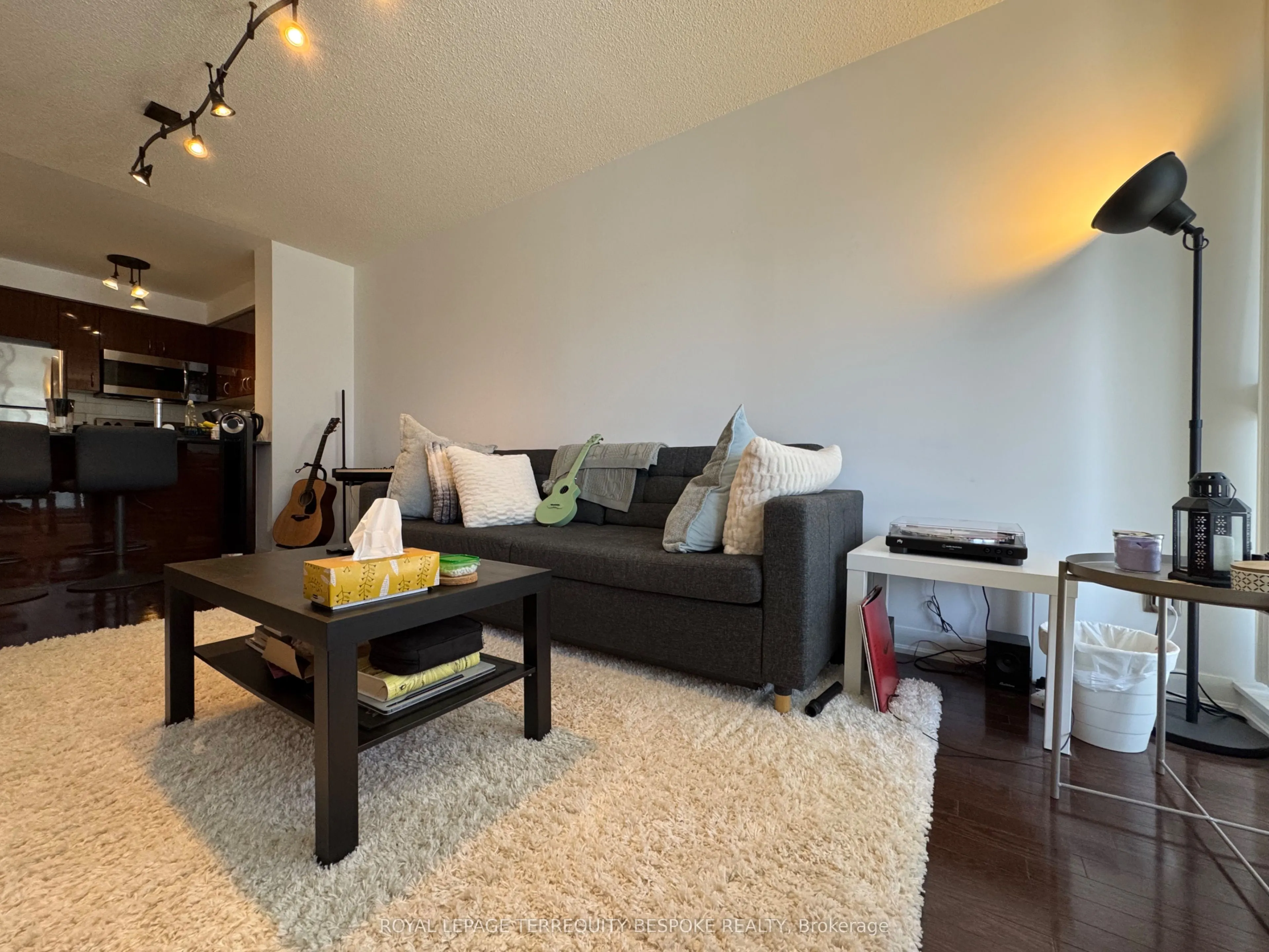 5791 Yonge Street, #801