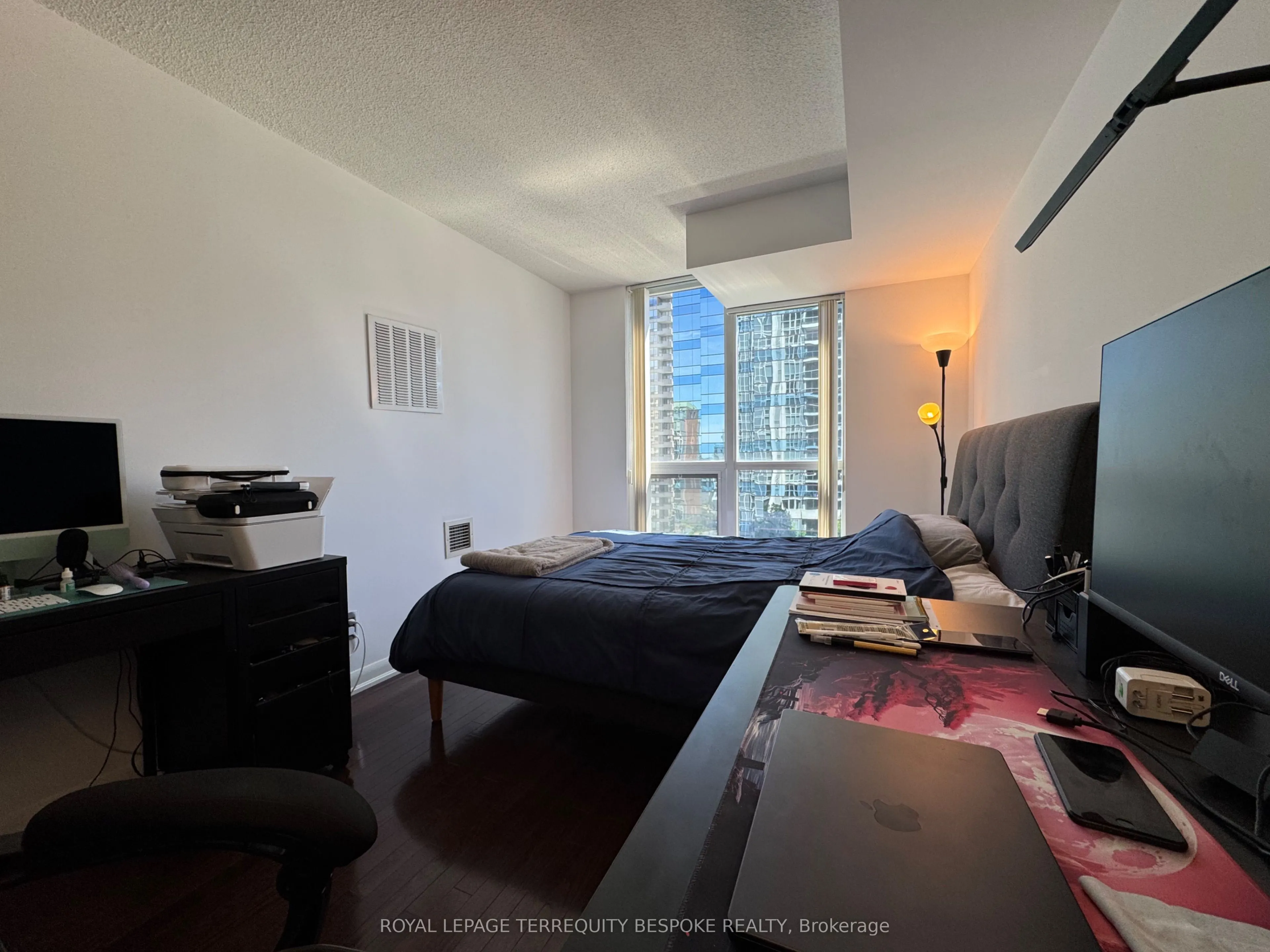 5791 Yonge Street, #801