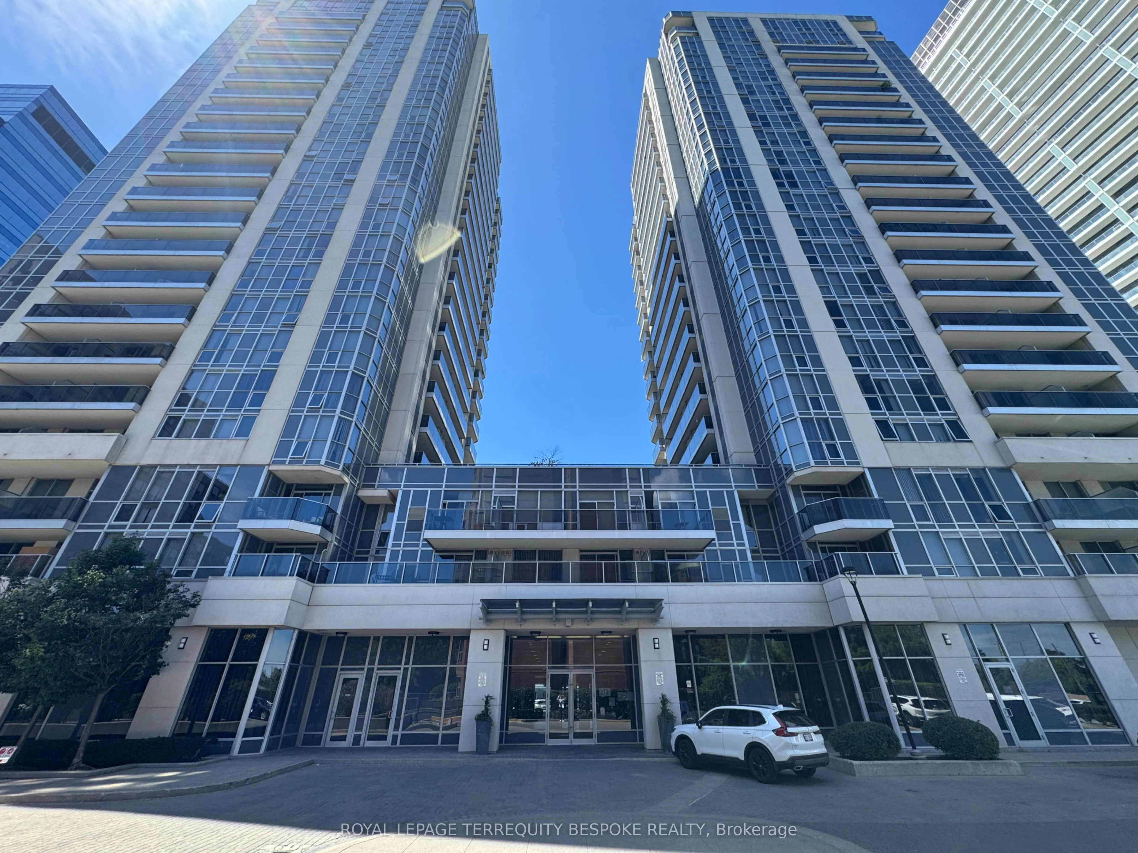 5791 Yonge Street, #801