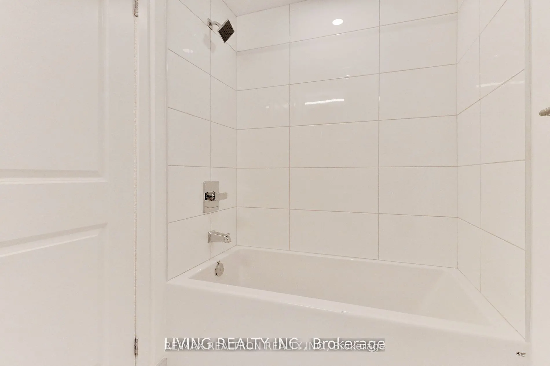 395 Bloor Street E, #1611