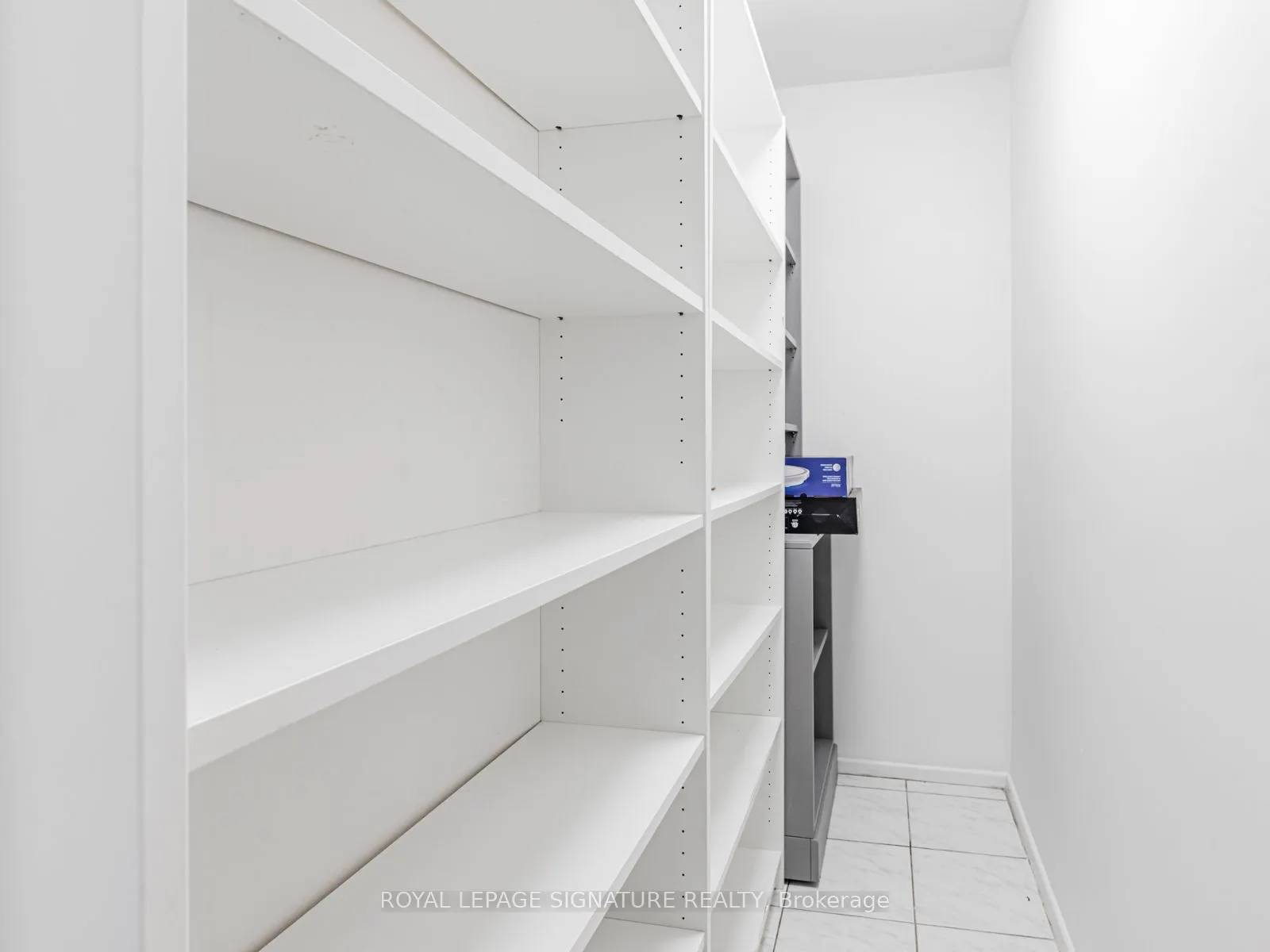 350 Seneca Hill Drive, #1709