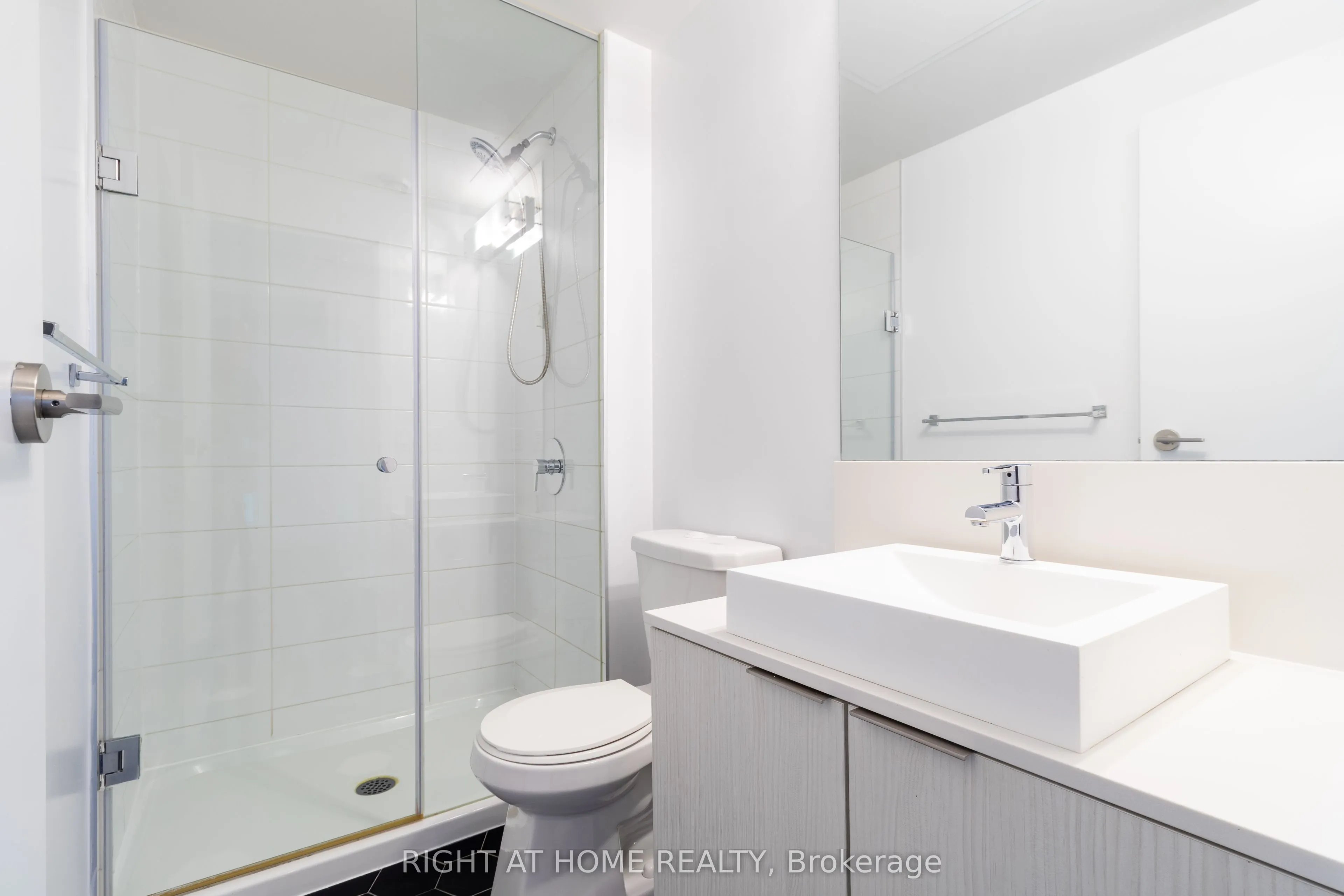 68 Shuter Street, #503