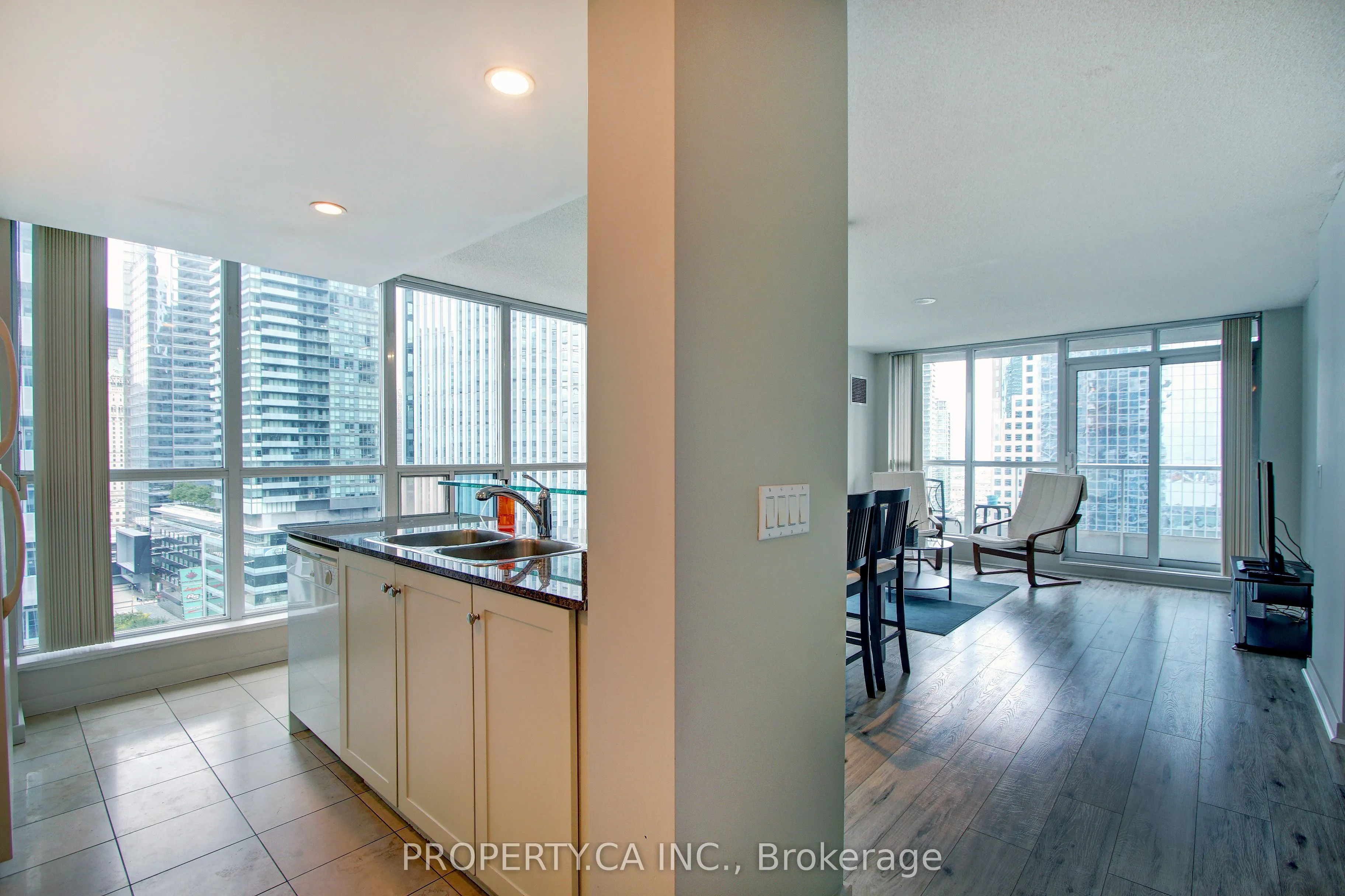8 York Street, #1902