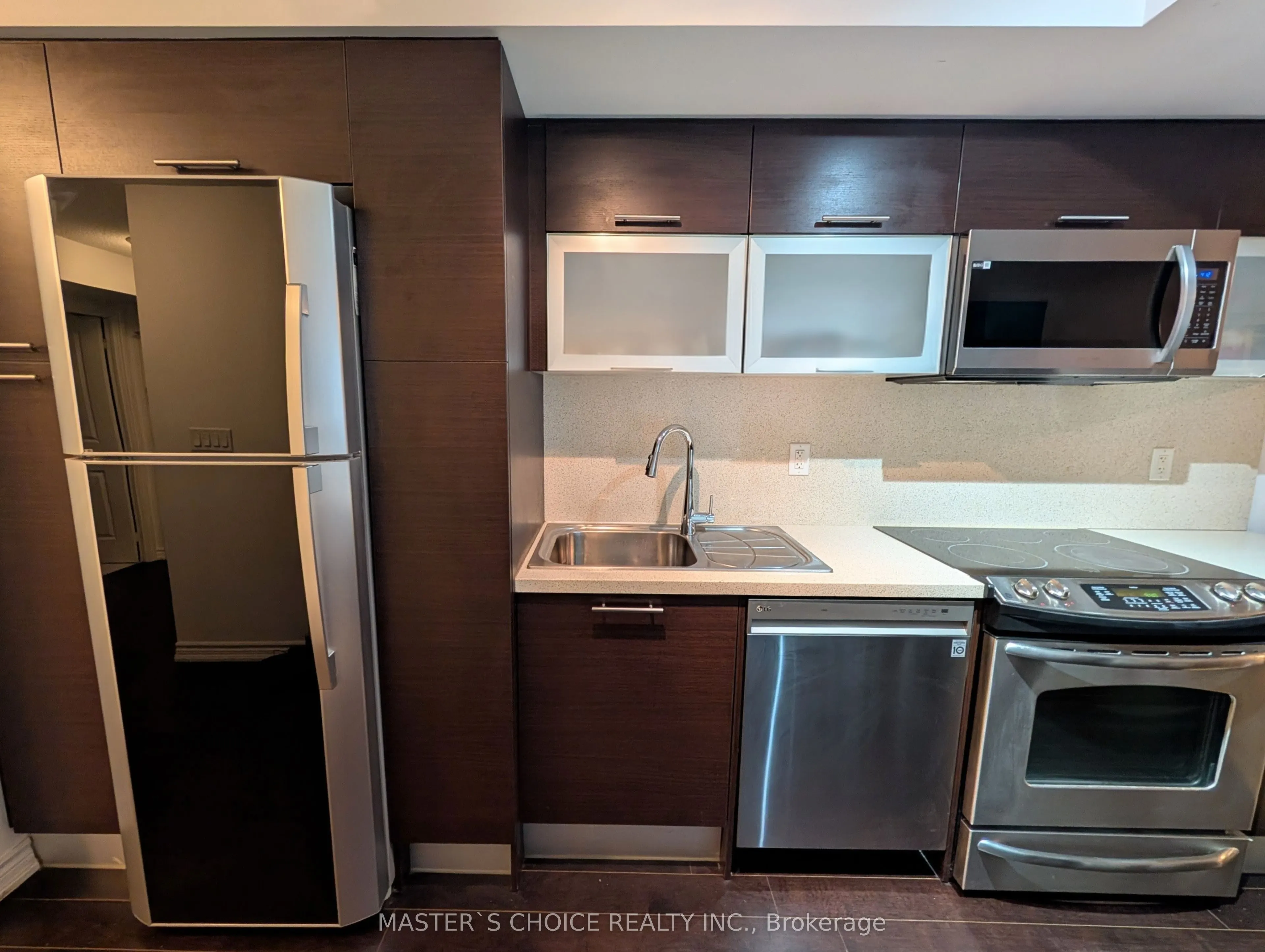 386 Yonge Street, #1401