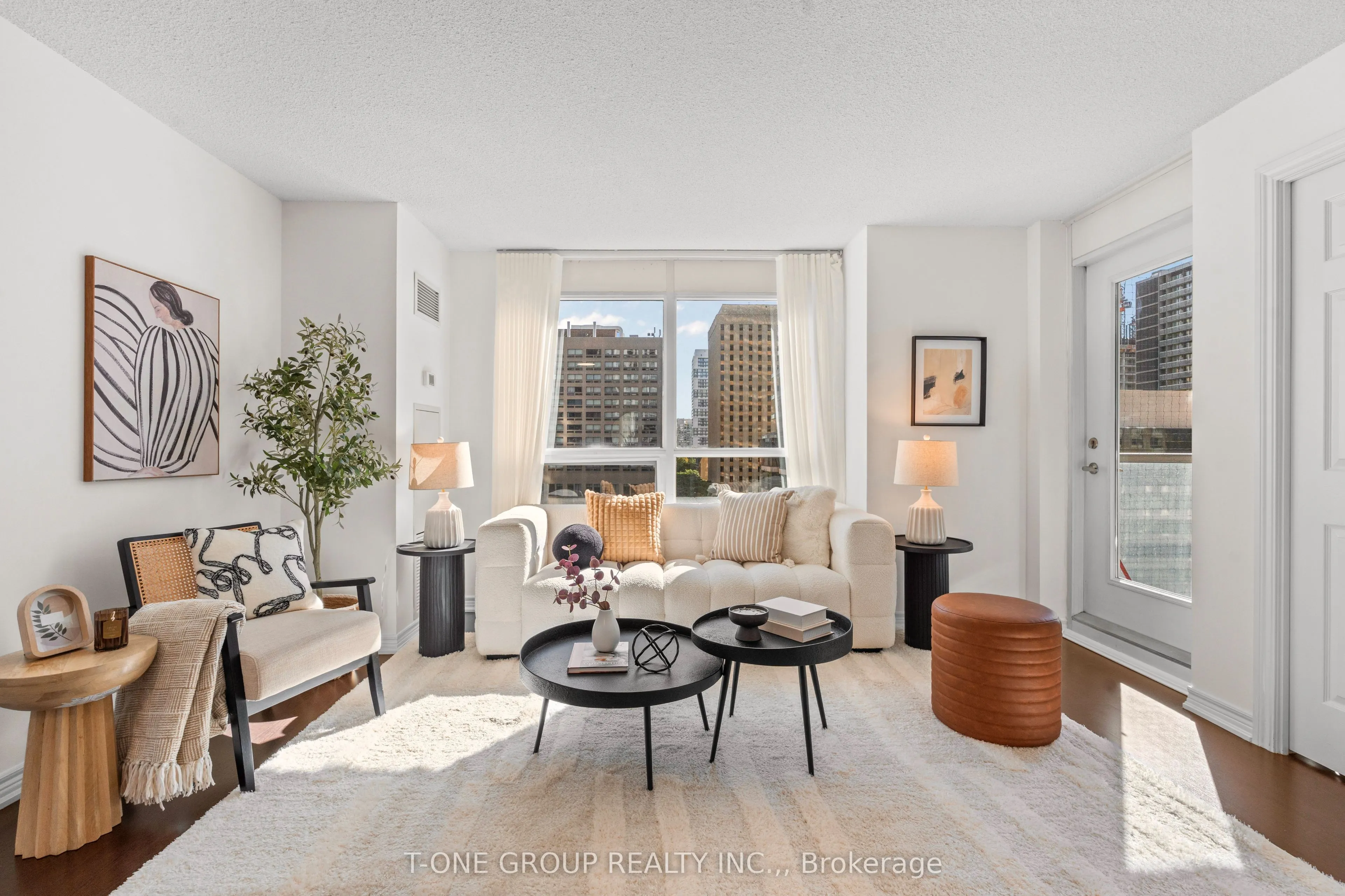 761 Bay Street, #605