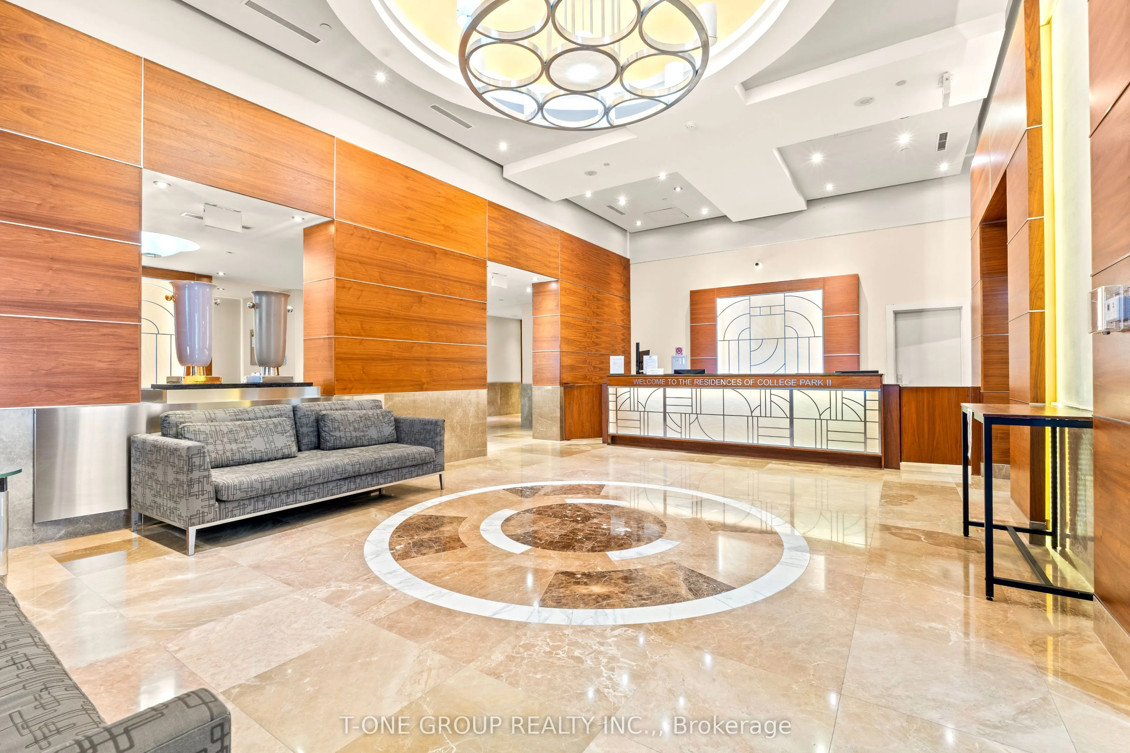 761 Bay Street, #605