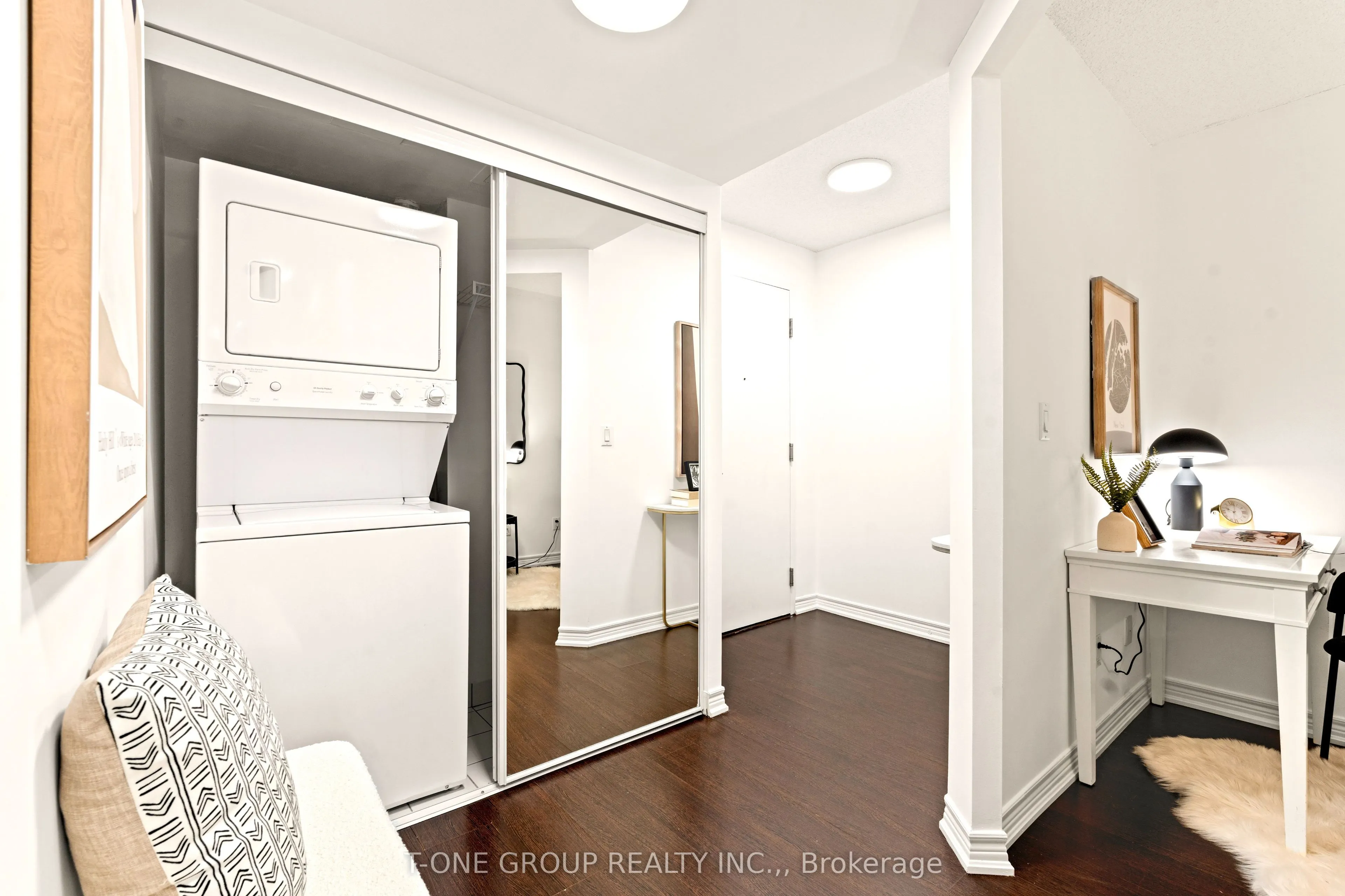 761 Bay Street, #605