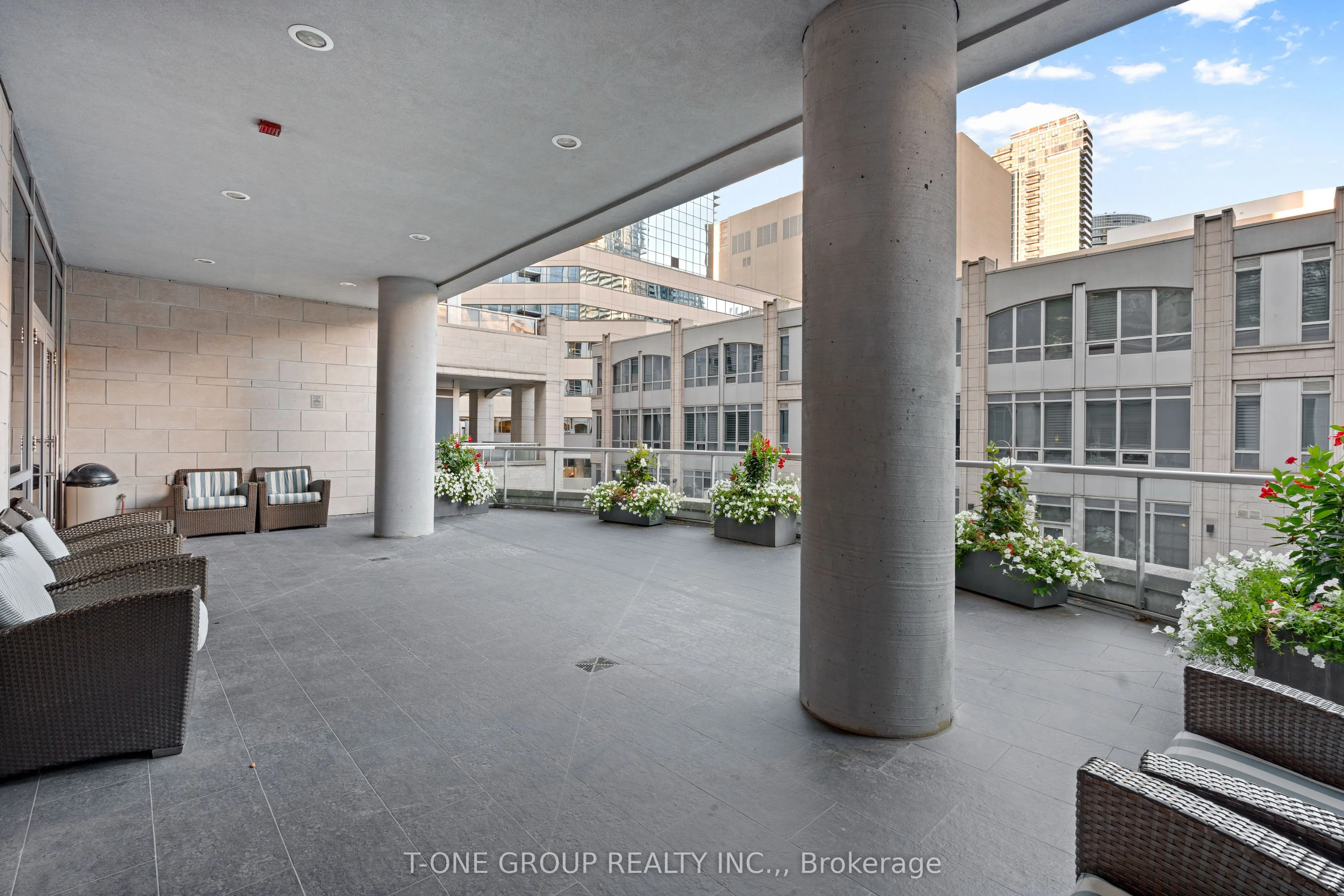 761 Bay Street, #605