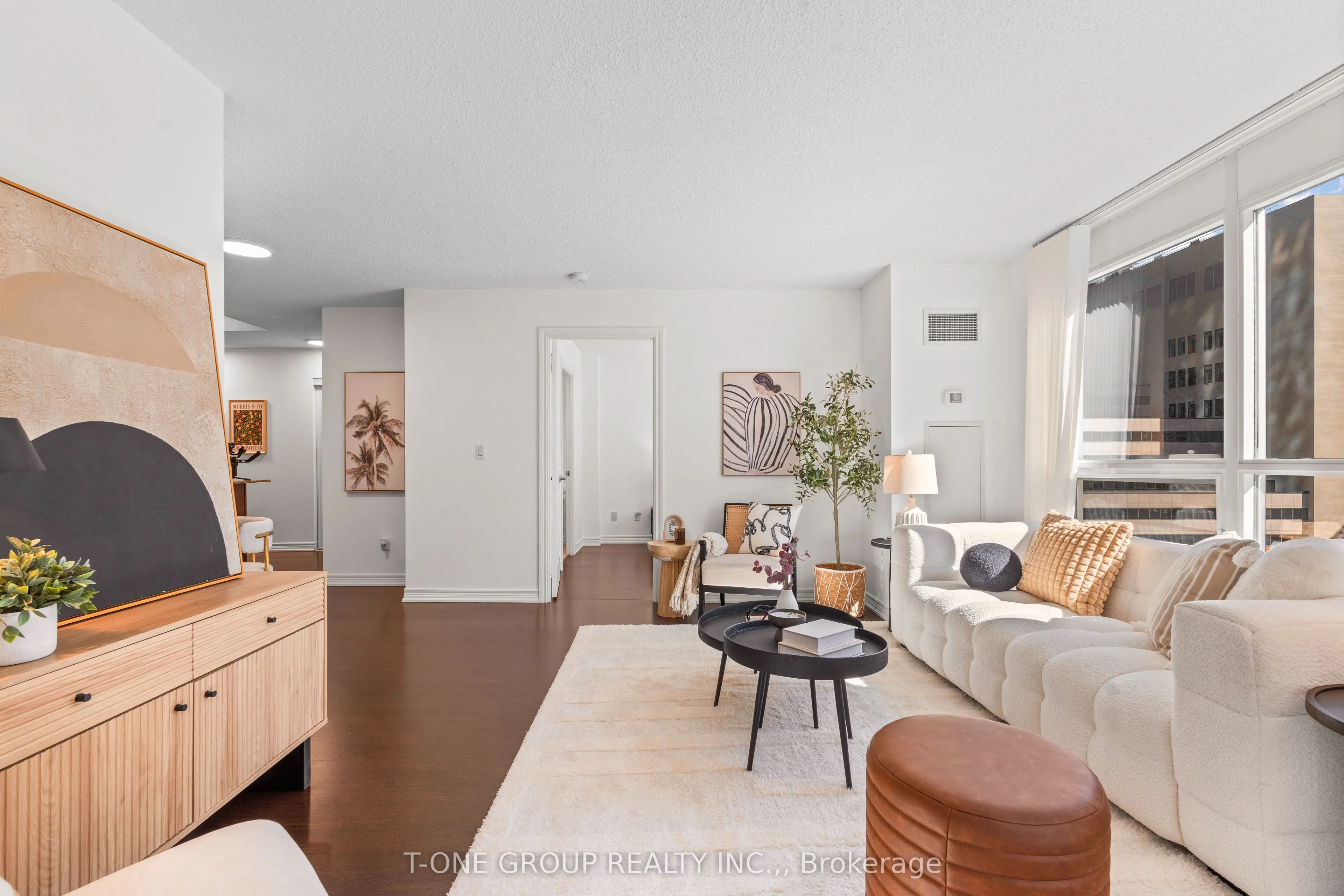 761 Bay Street, #605