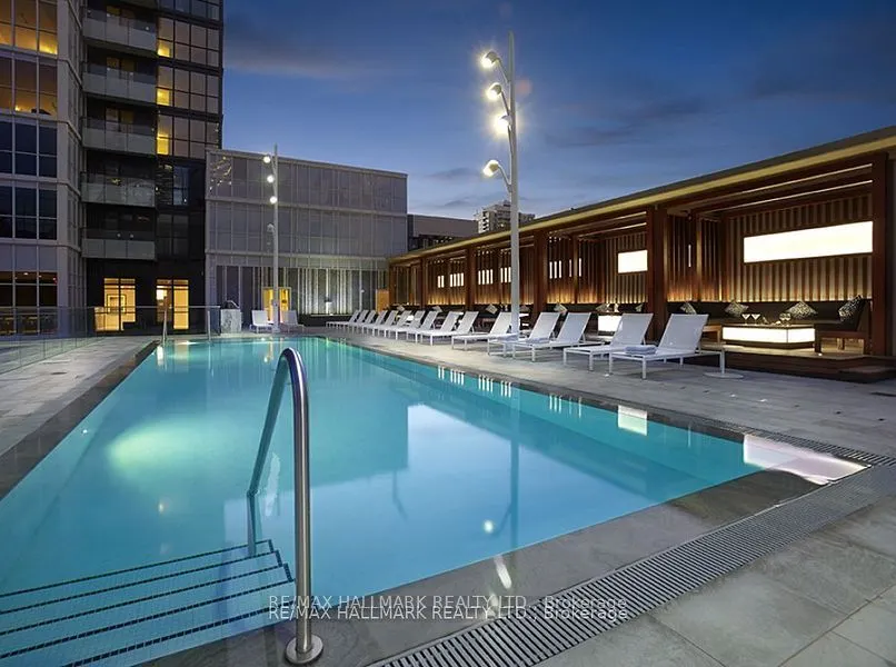 300 Front Street W, #2712