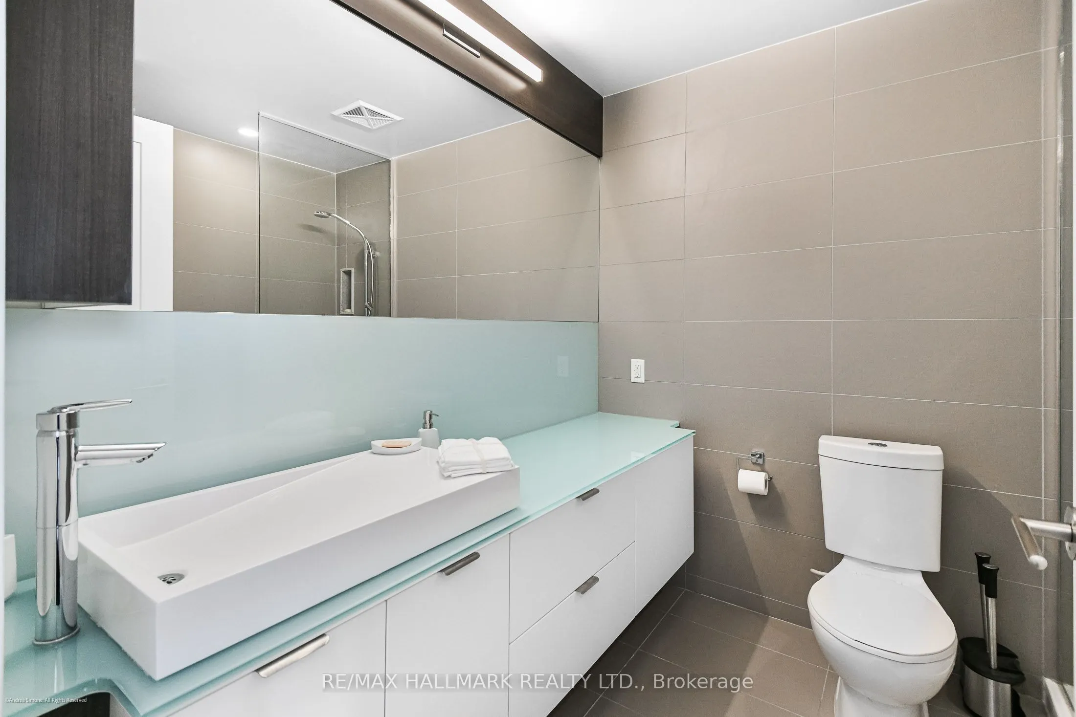 300 Front Street W, #2712