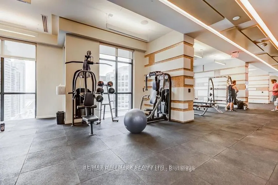 300 Front Street W, #2712