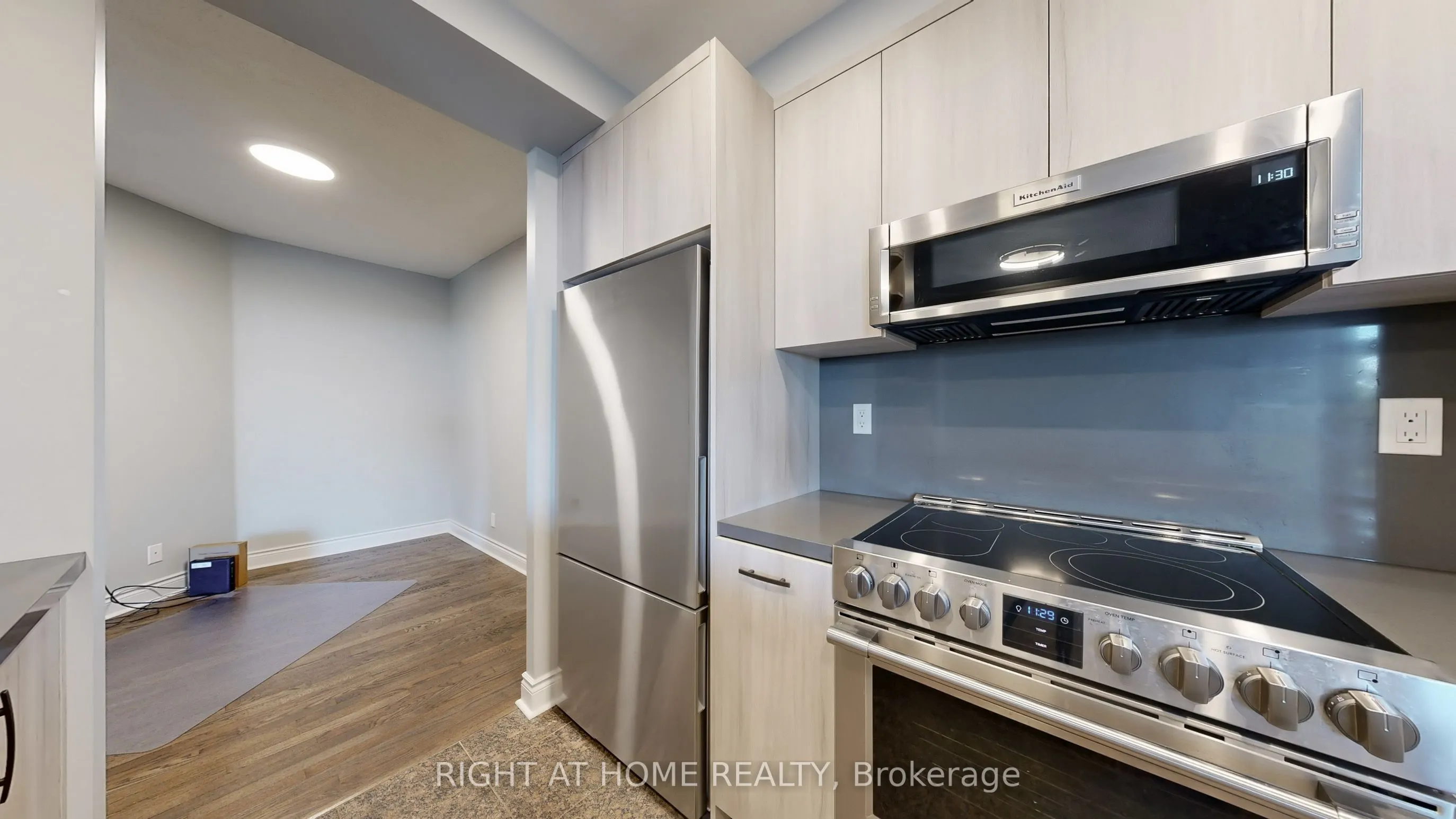 10 Delisle Avenue, #709