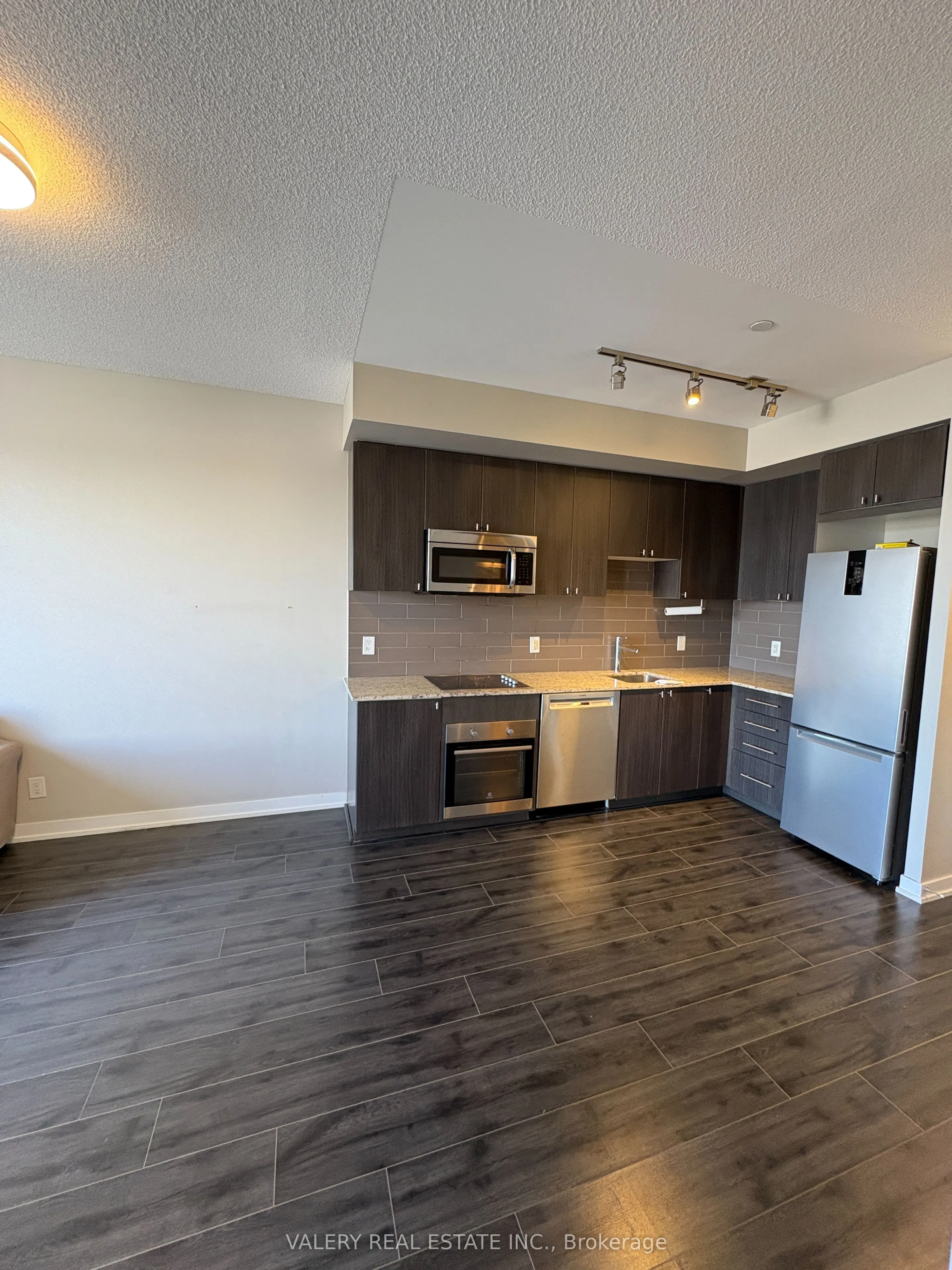 18 Rean Drive, #608