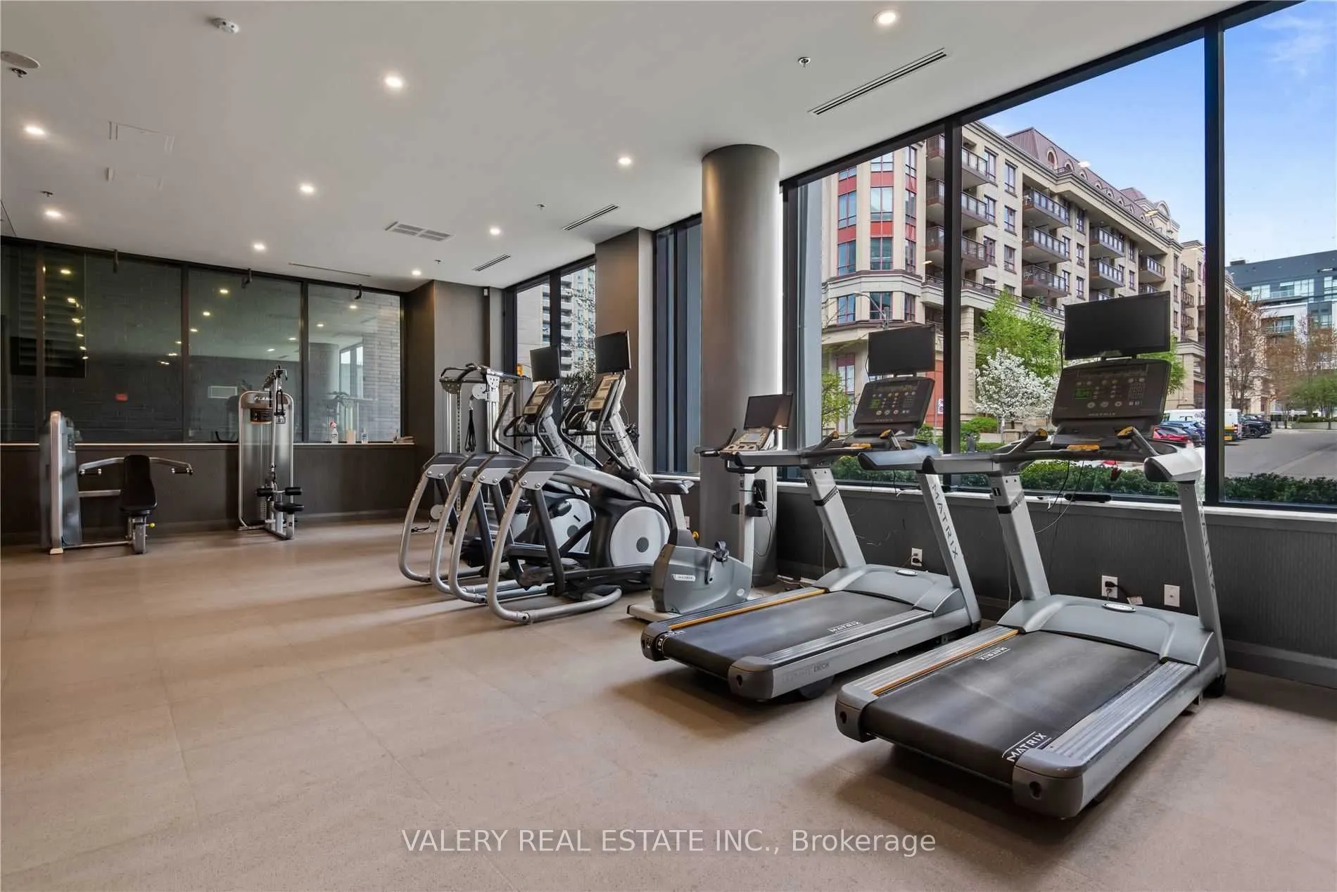 18 Rean Drive, #608