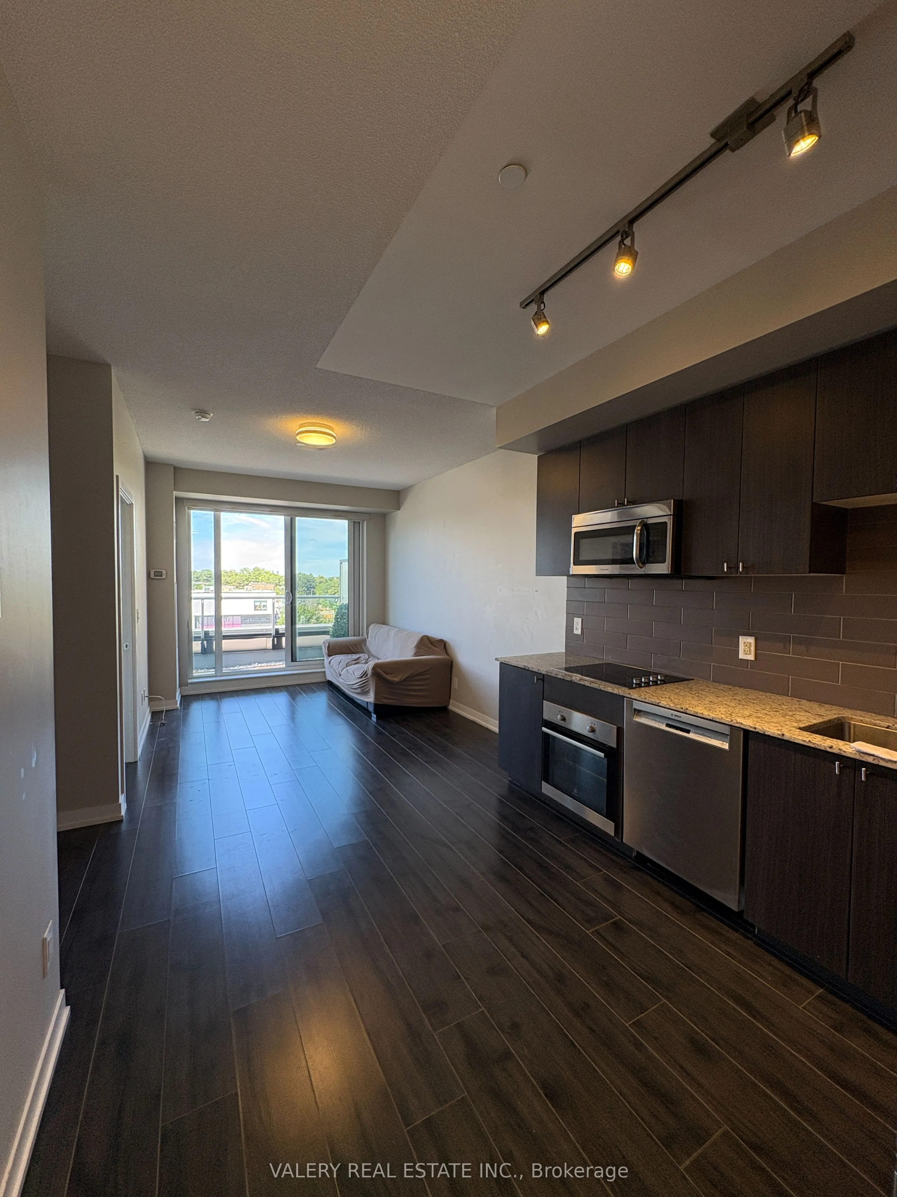 18 Rean Drive, #608