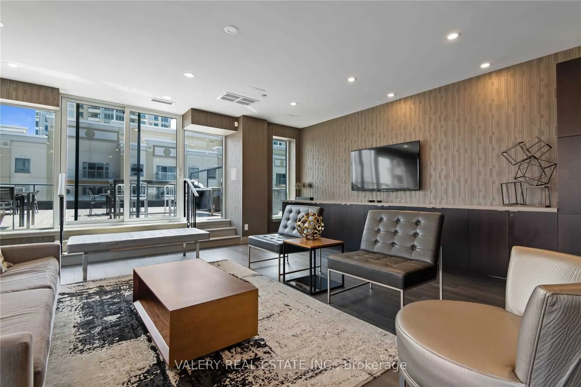18 Rean Drive, #608