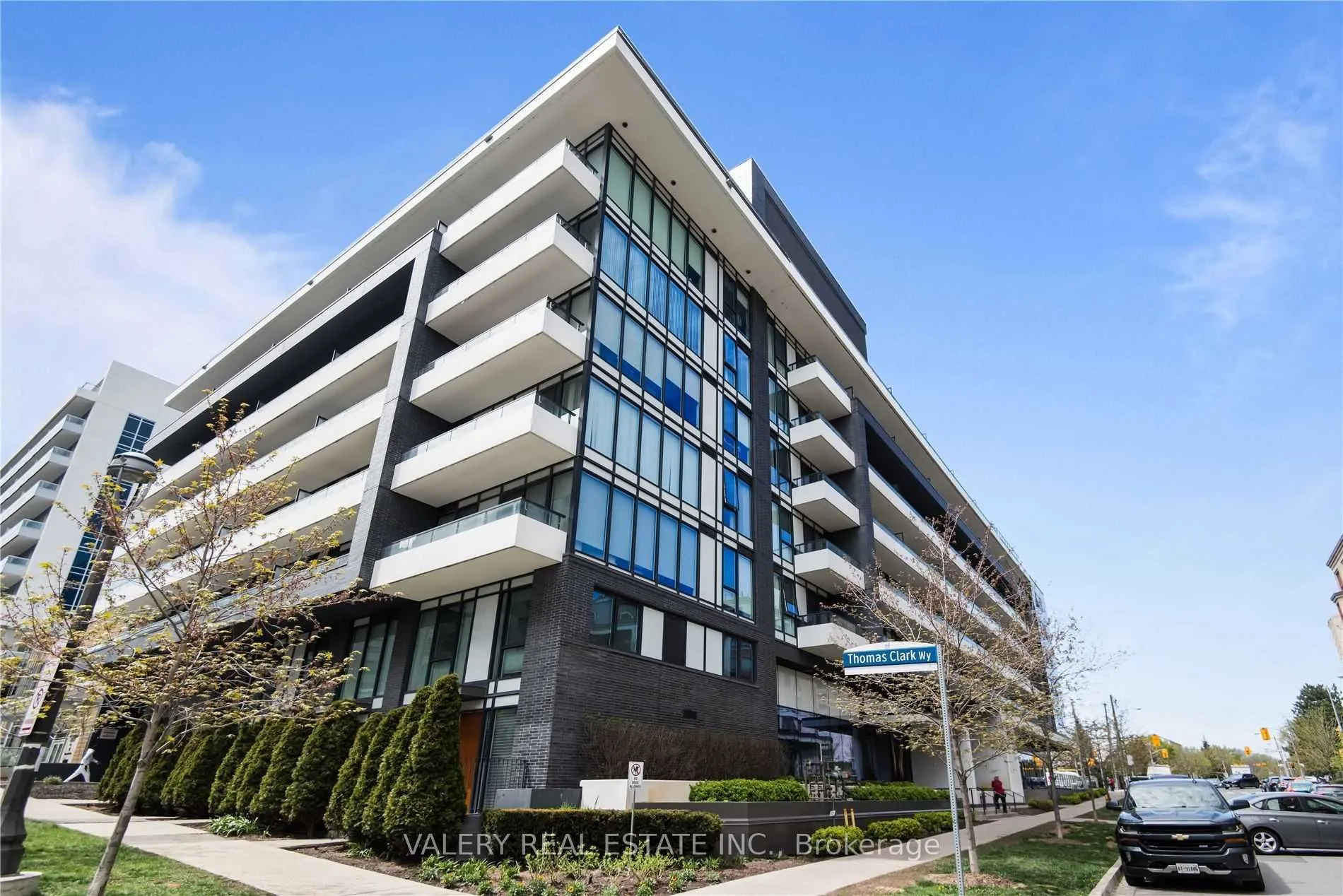 18 Rean Drive, #608