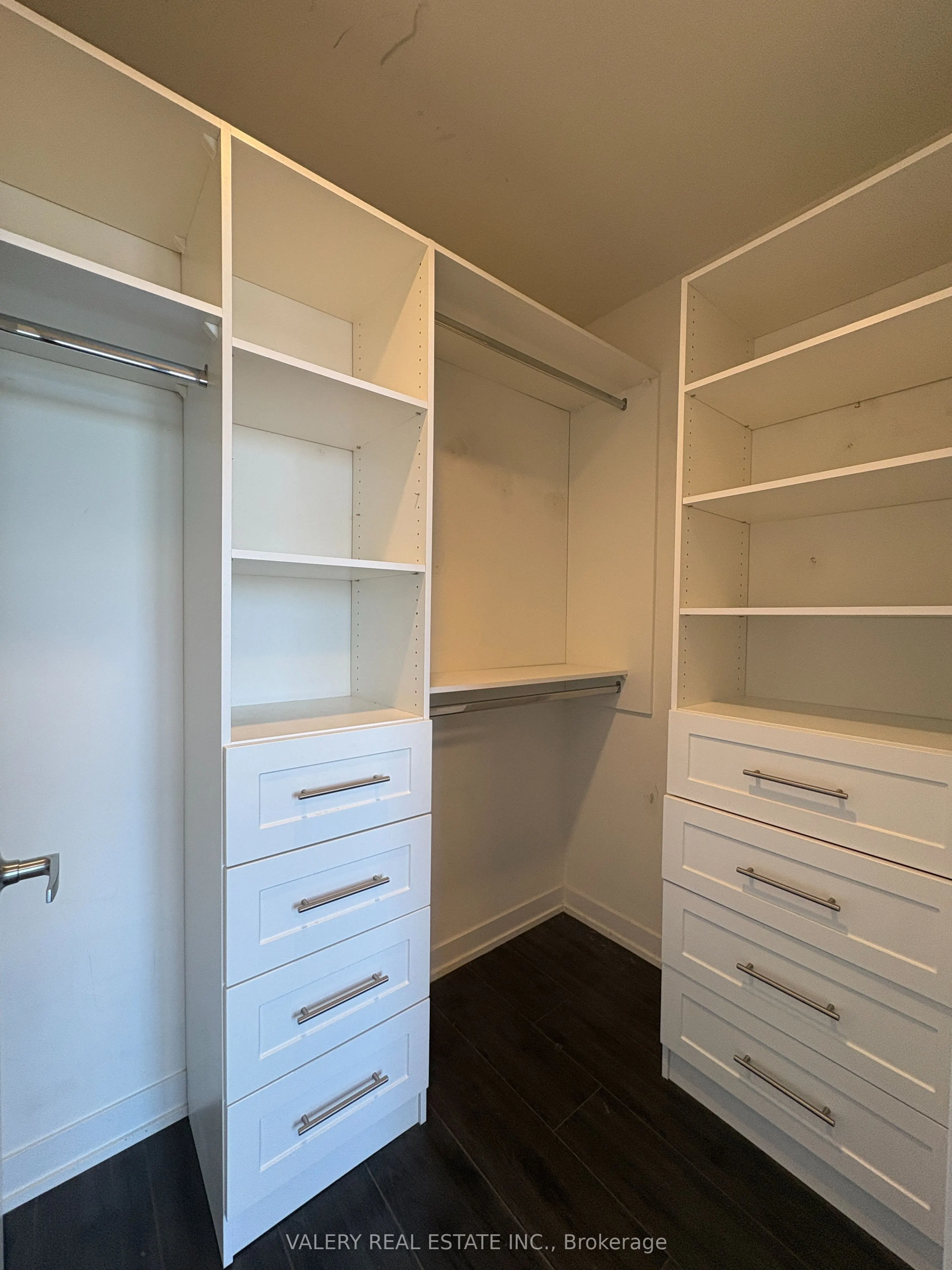 18 Rean Drive, #608