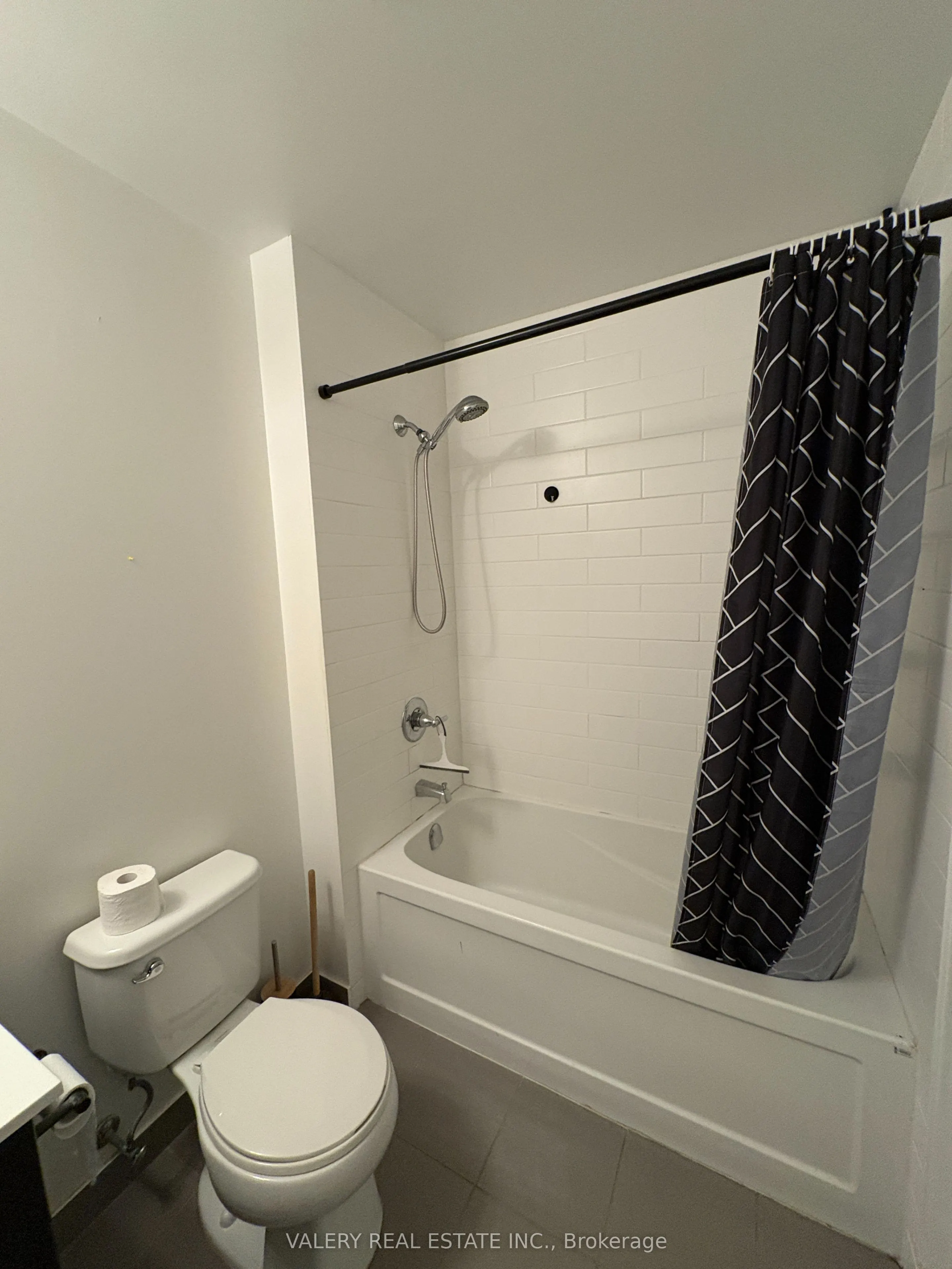 18 Rean Drive, #608