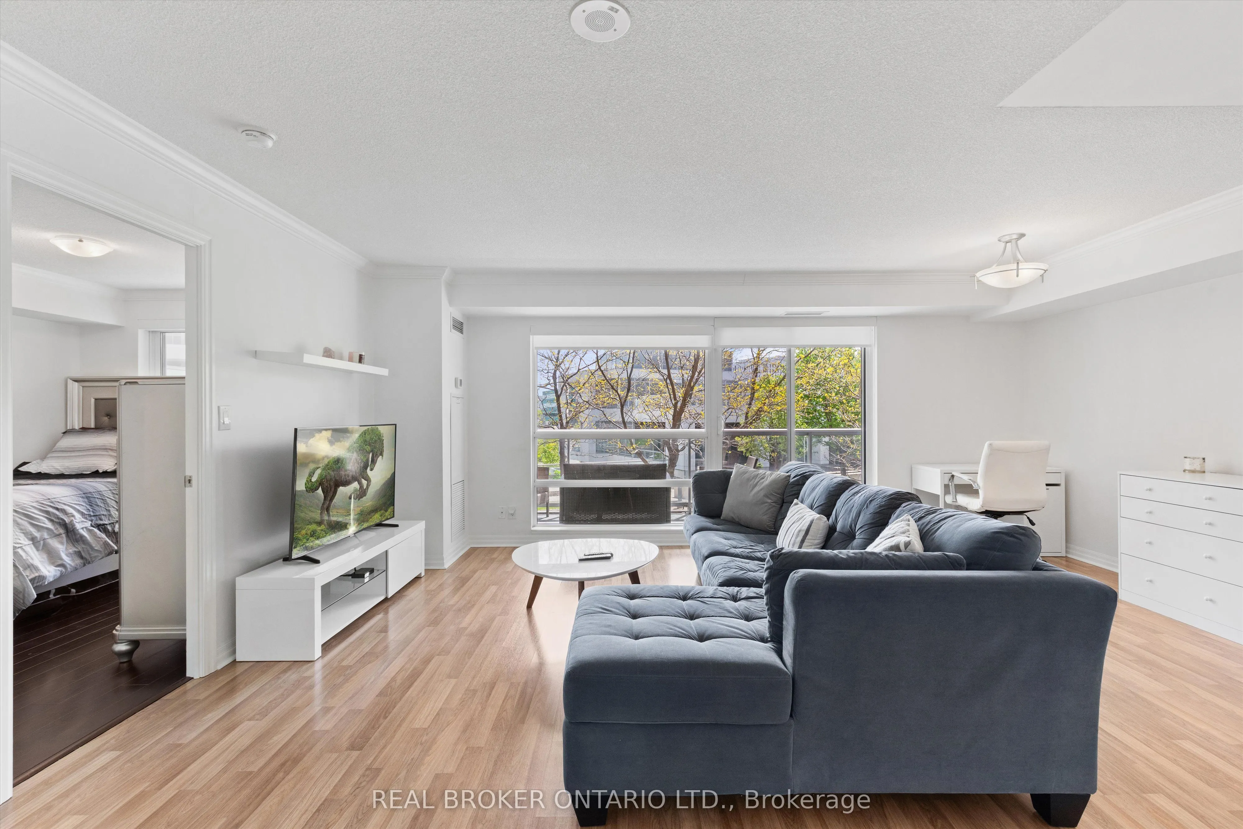 2035 Sheppard Avenue E, #216