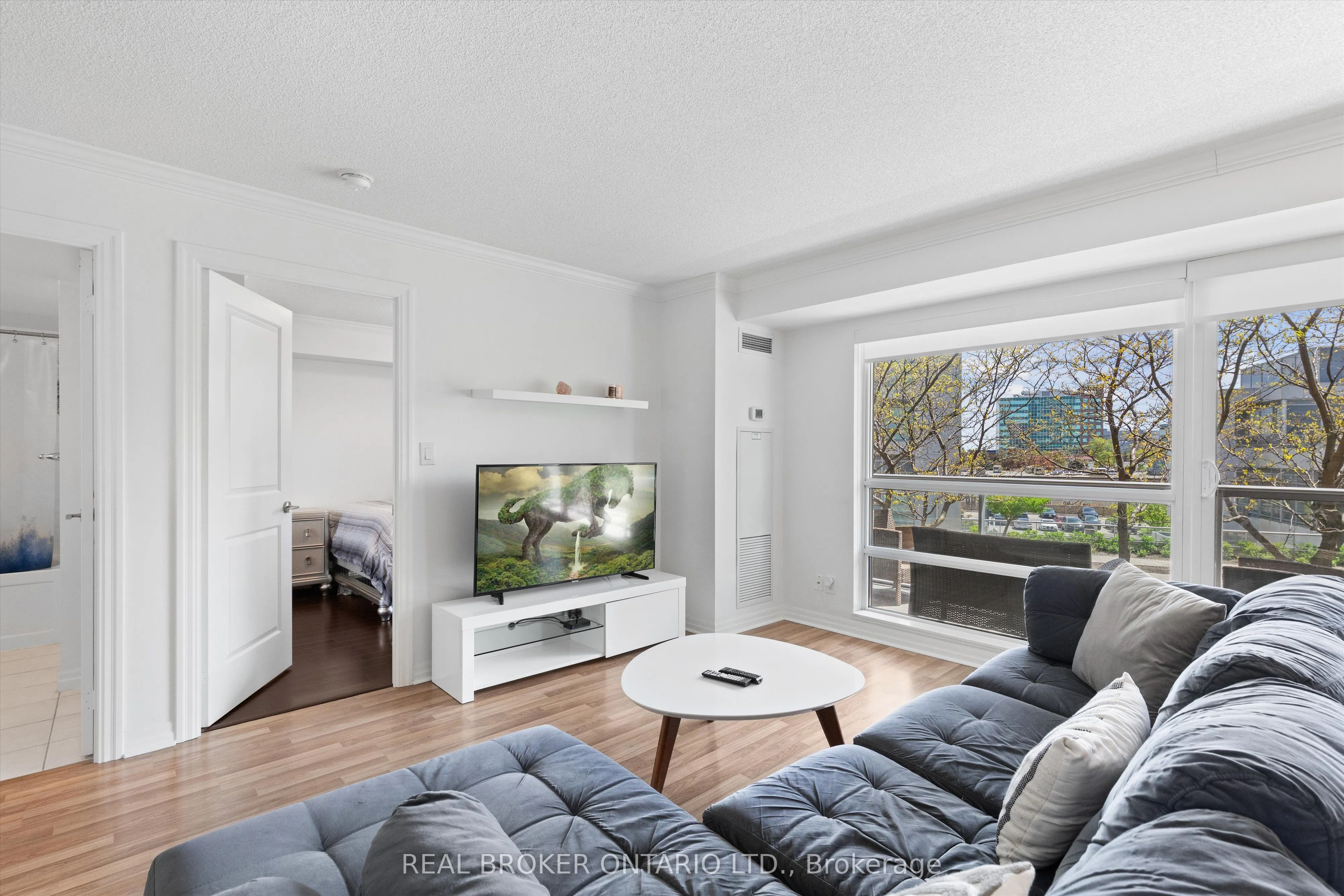 2035 Sheppard Avenue E, #216