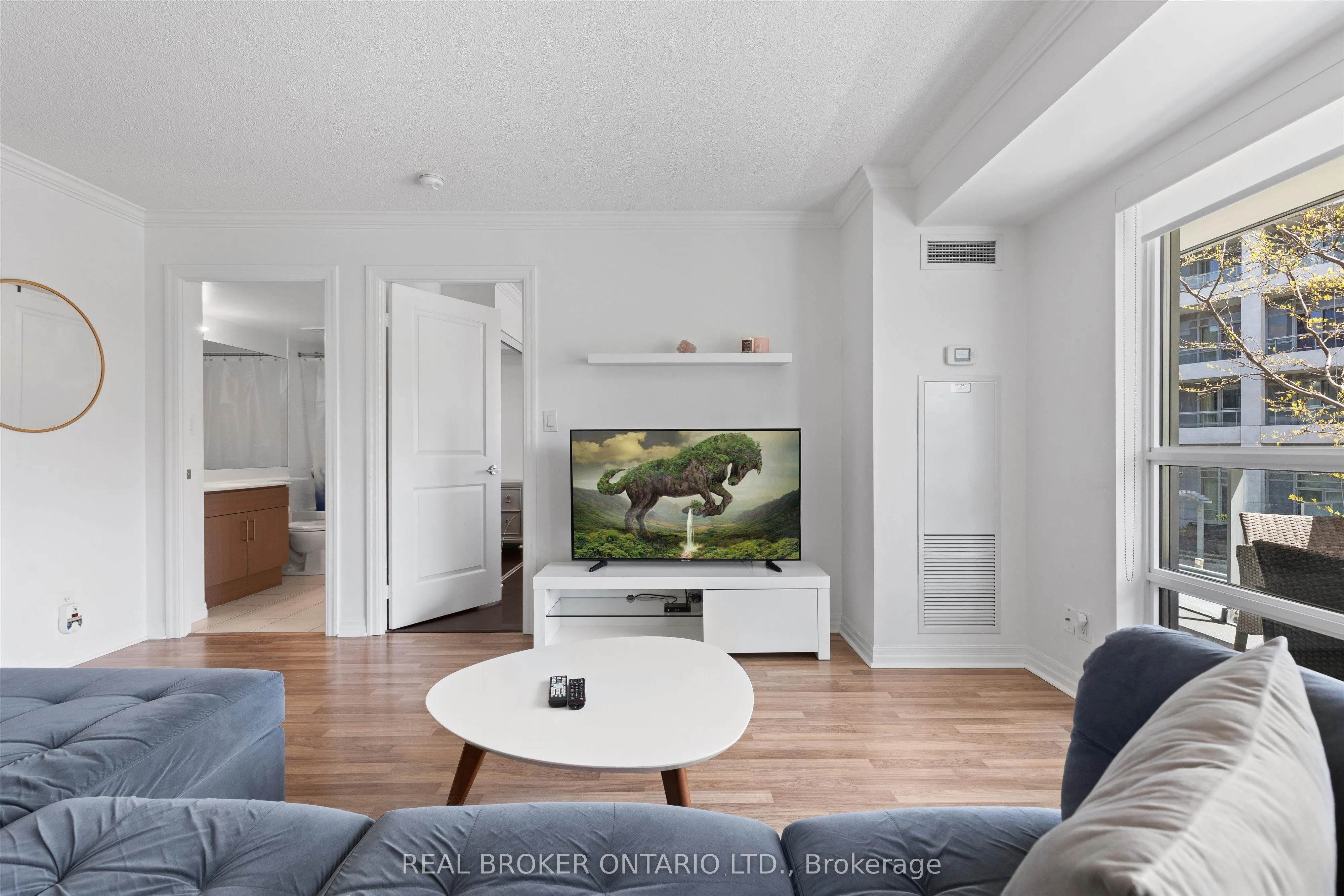 2035 Sheppard Avenue E, #216
