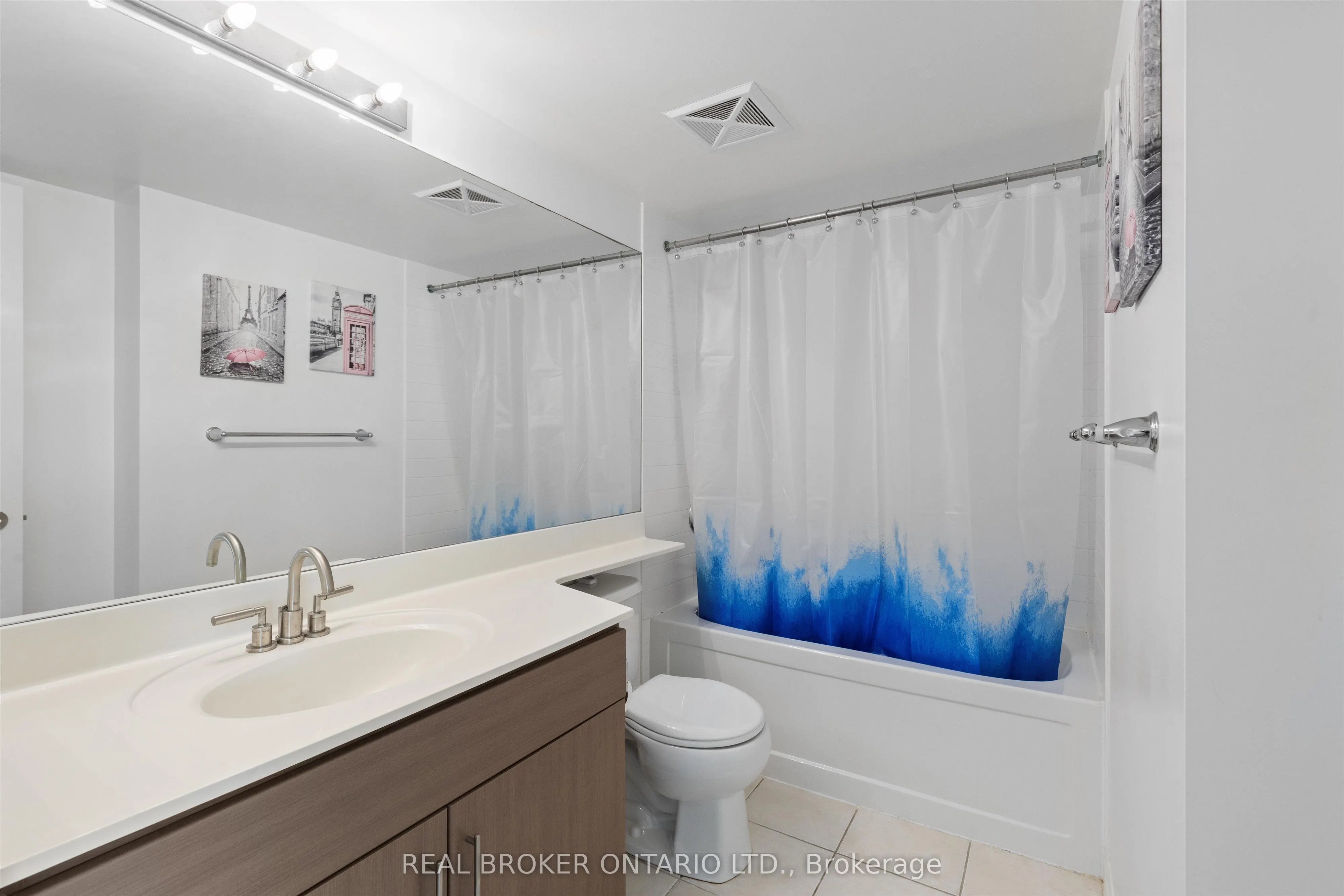 2035 Sheppard Avenue E, #216