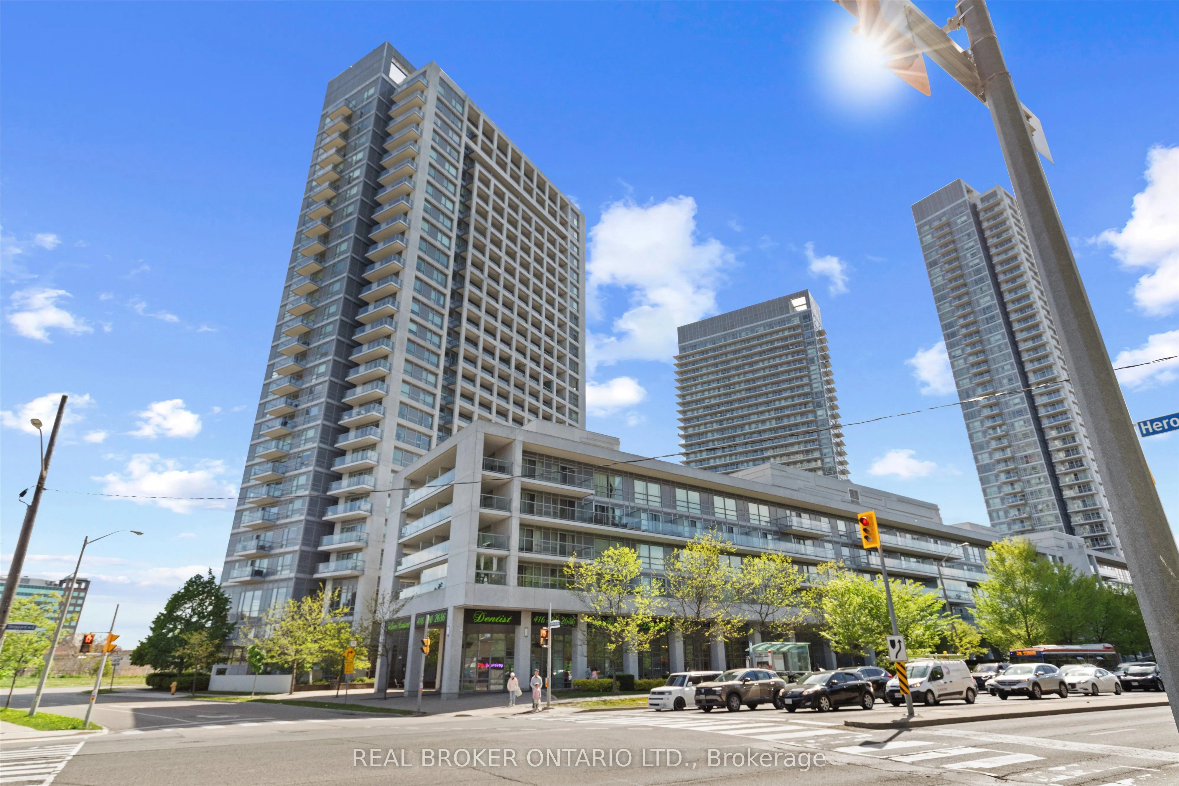 2035 Sheppard Avenue E, #216