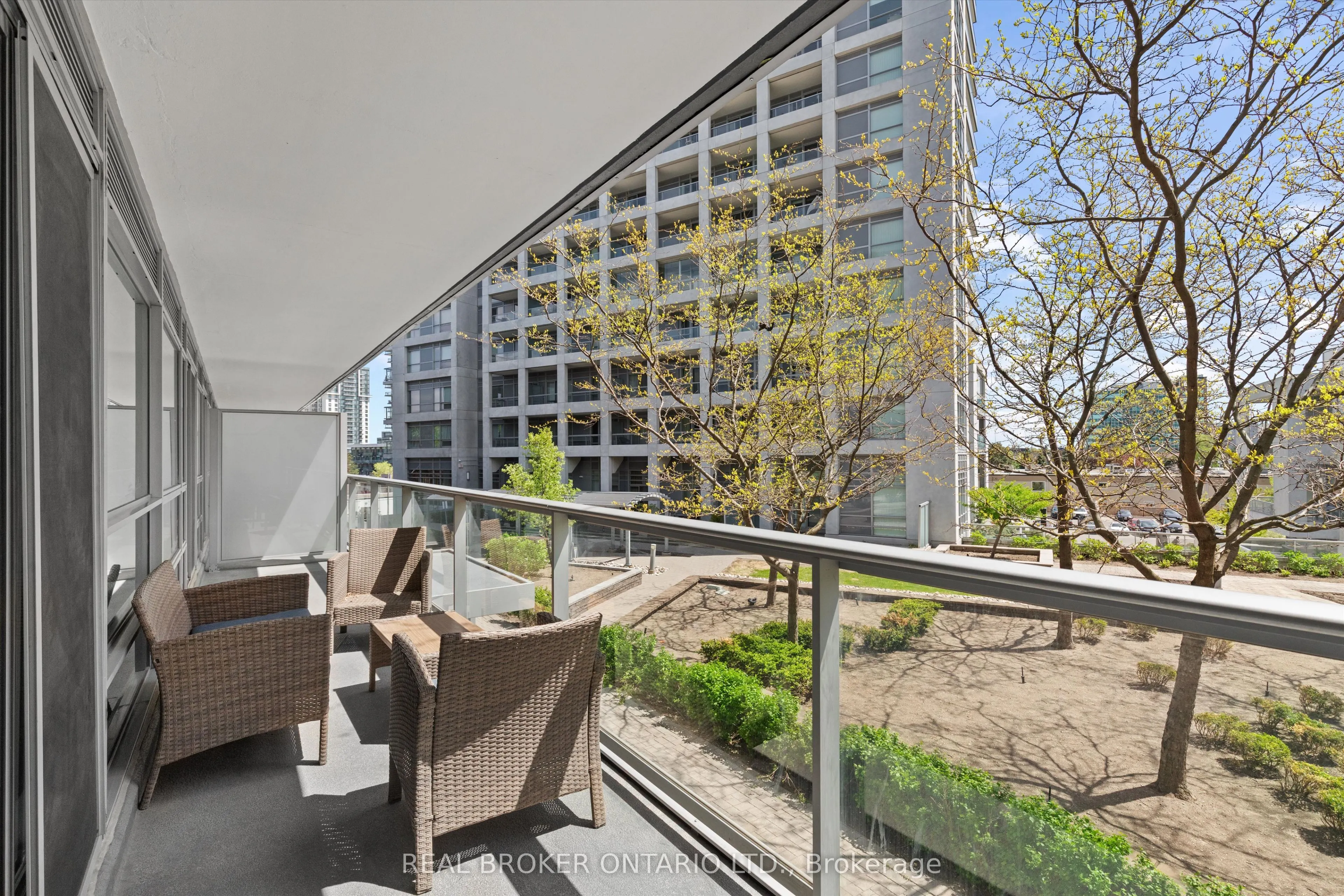 2035 Sheppard Avenue E, #216