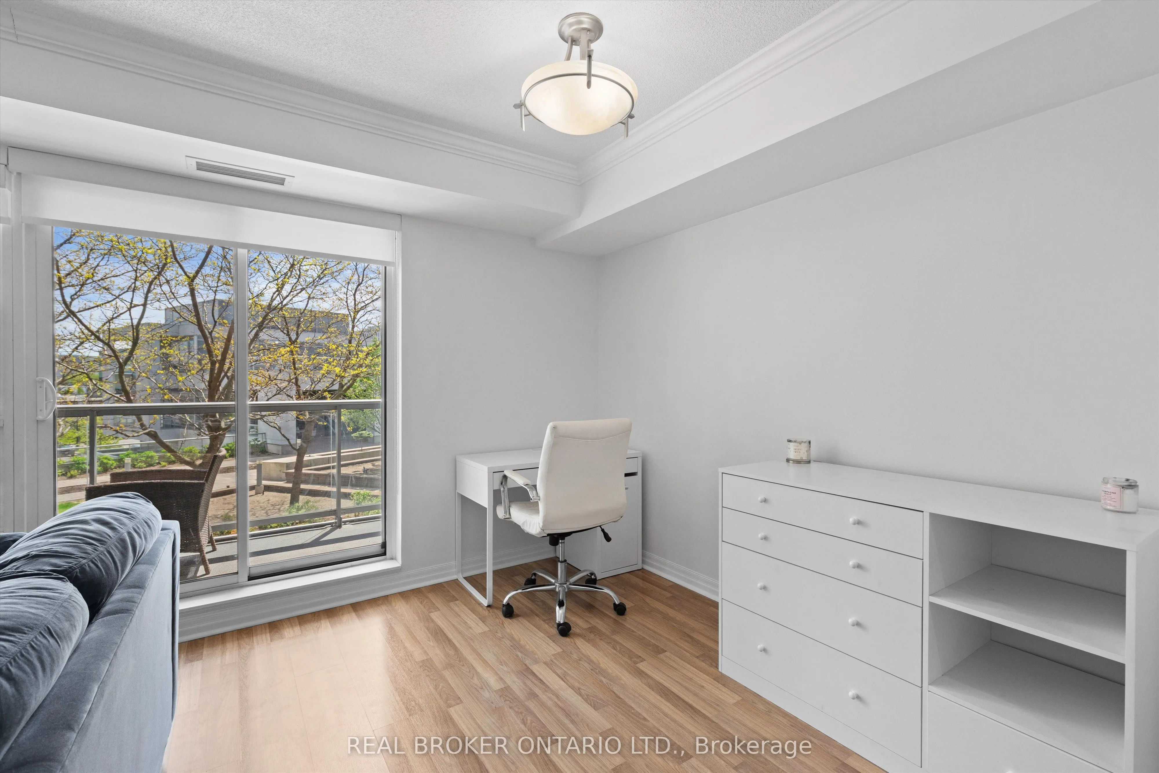 2035 Sheppard Avenue E, #216