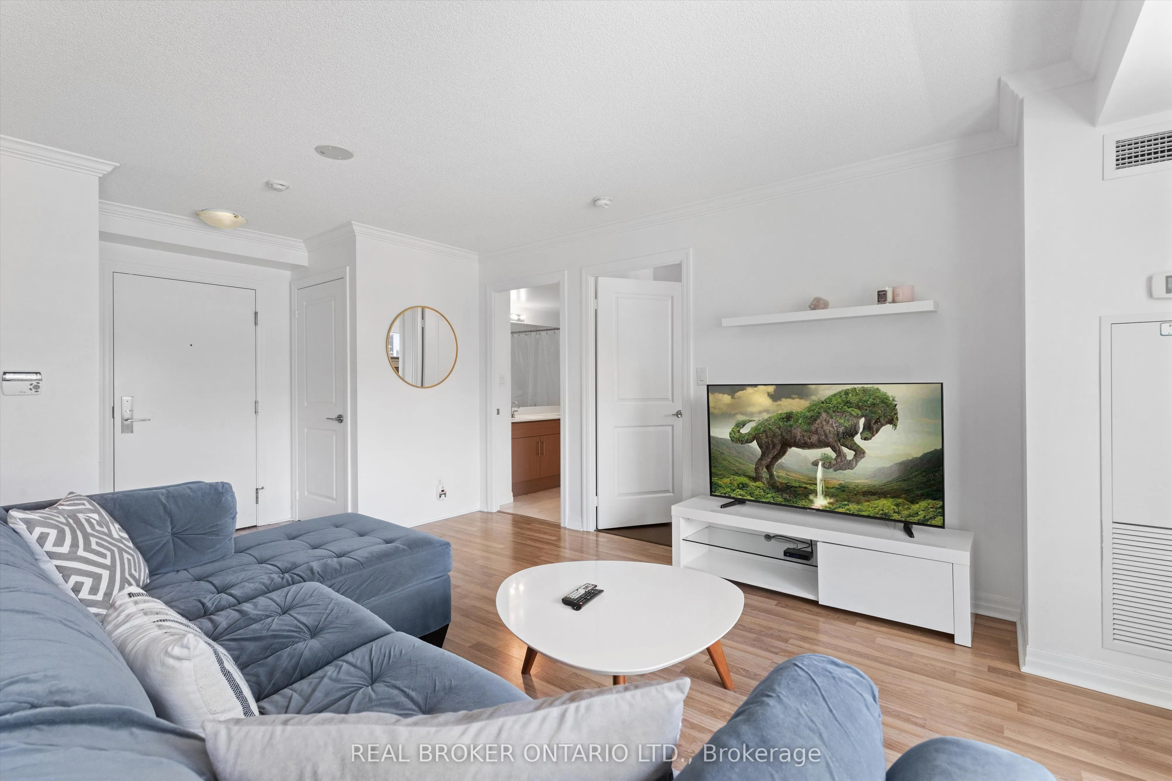 2035 Sheppard Avenue E, #216