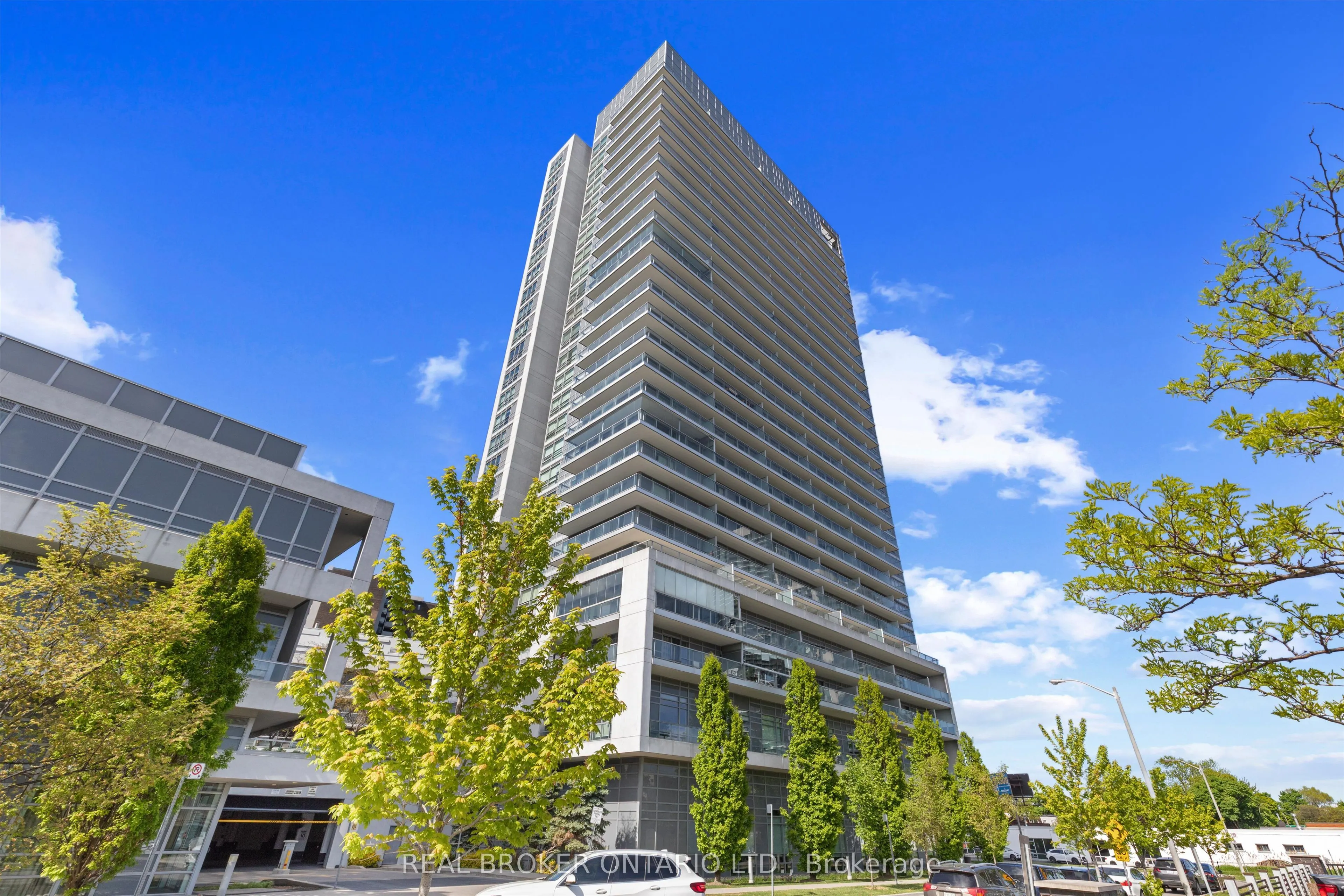 2035 Sheppard Avenue E, #216