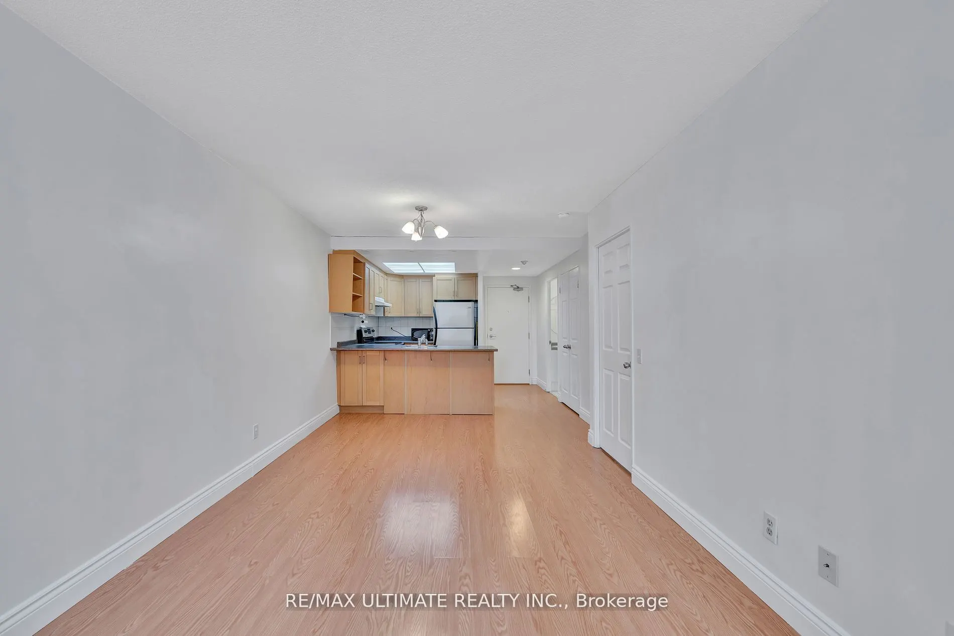 7 Bishop Avenue, #212