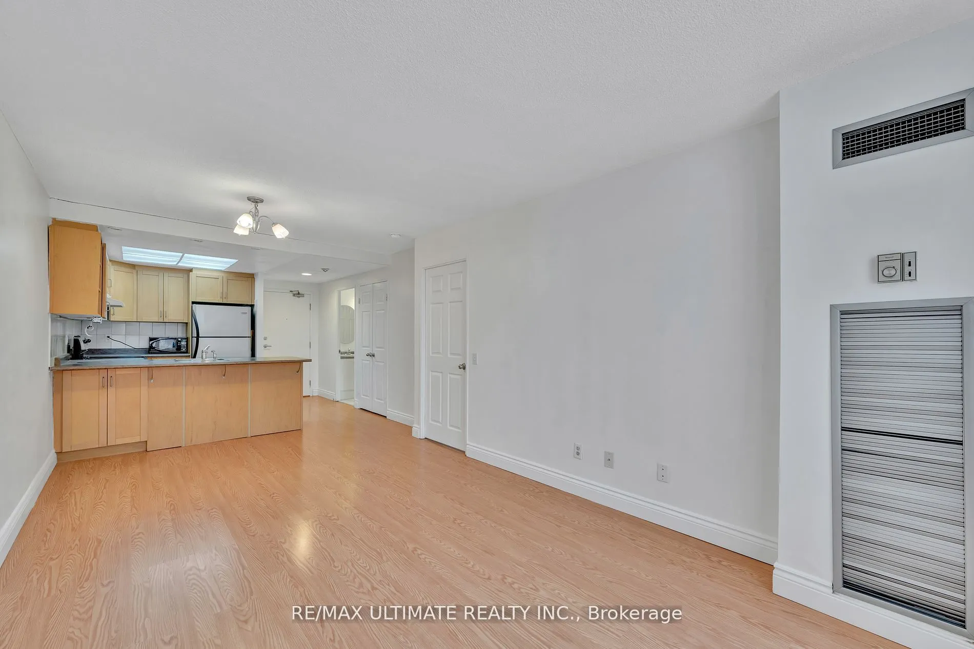 7 Bishop Avenue, #212