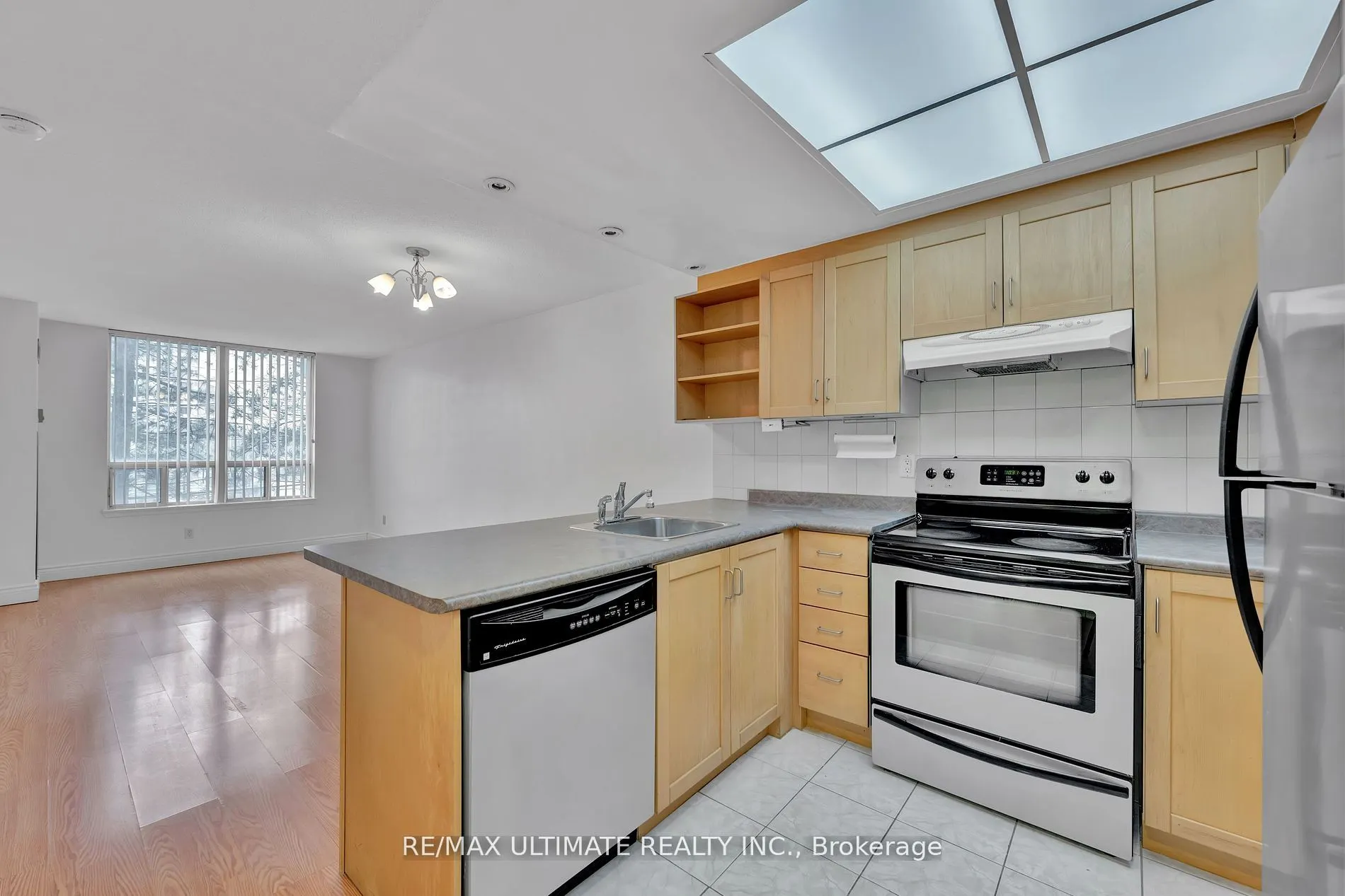 7 Bishop Avenue, #212